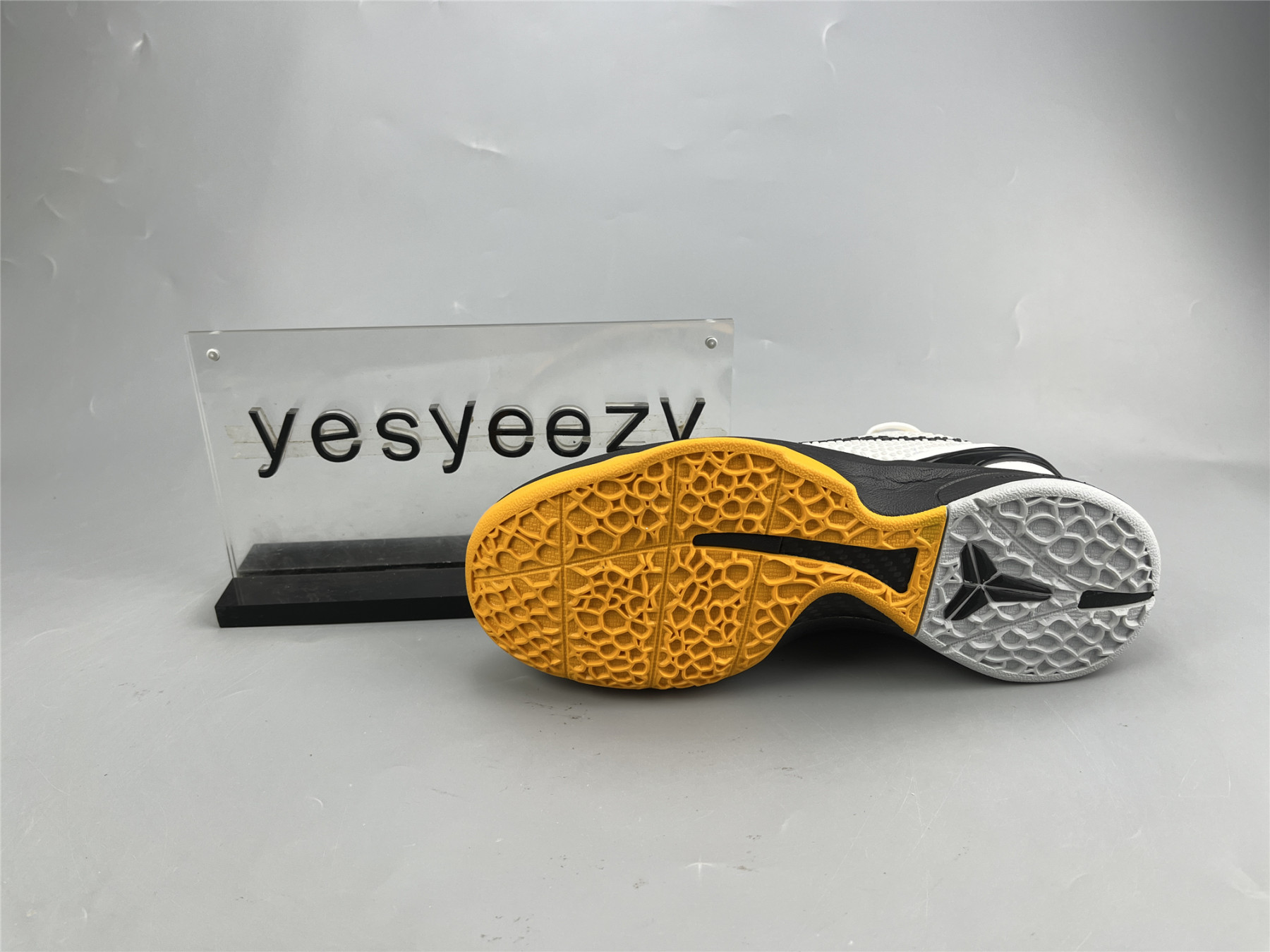 UA NIKE ZOOM KOBE 6 PROTRO 