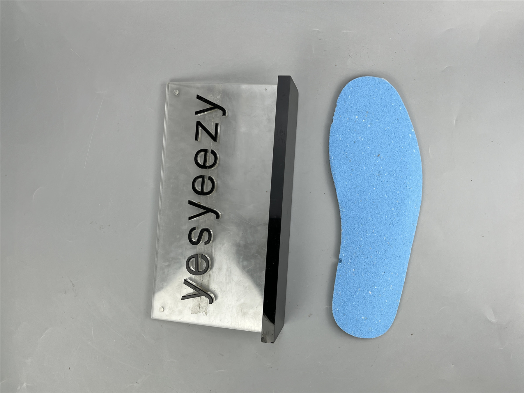 UA AIR JORDAN 12 RETRO 