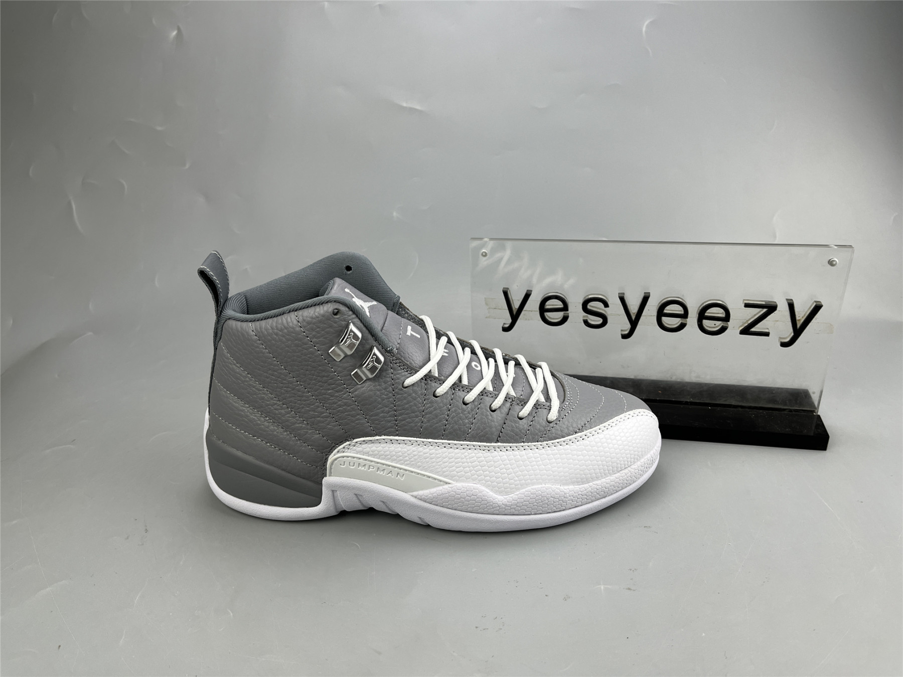 UA AIR JORDAN 12 RETRO 