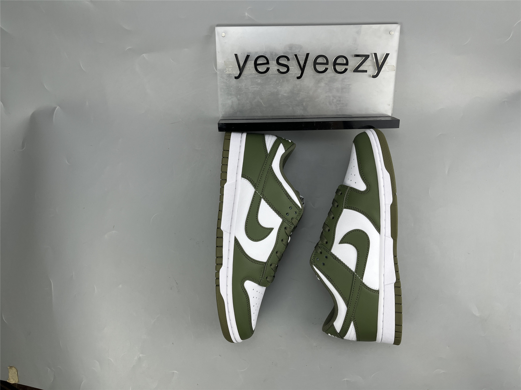 UA NIKE WMNS DUNK LOW 