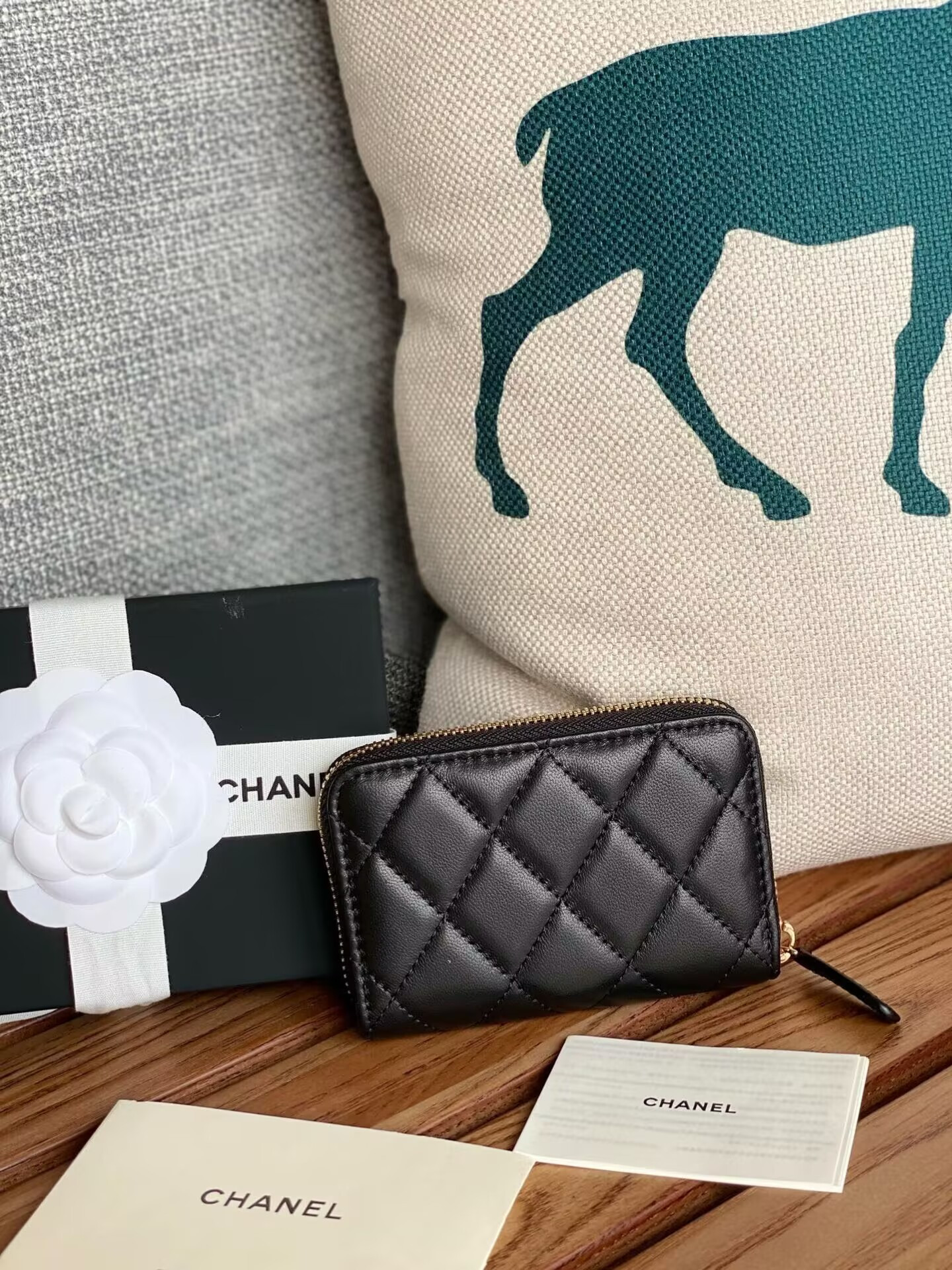 Ch**el ZIPPED COIN PURSE 7.5x 11x 2.5cm