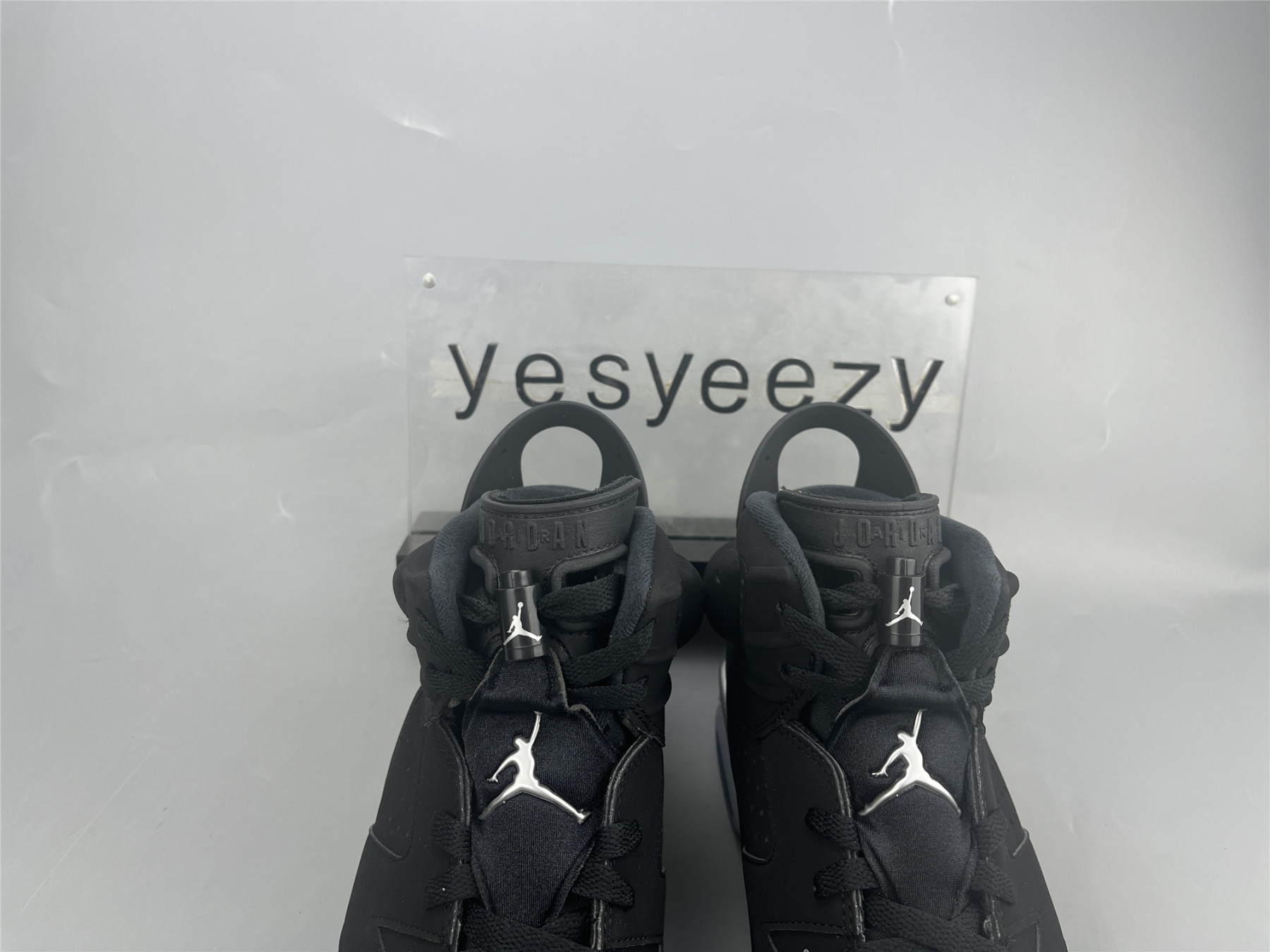 UA AIR JORDAN 6 RETRO 