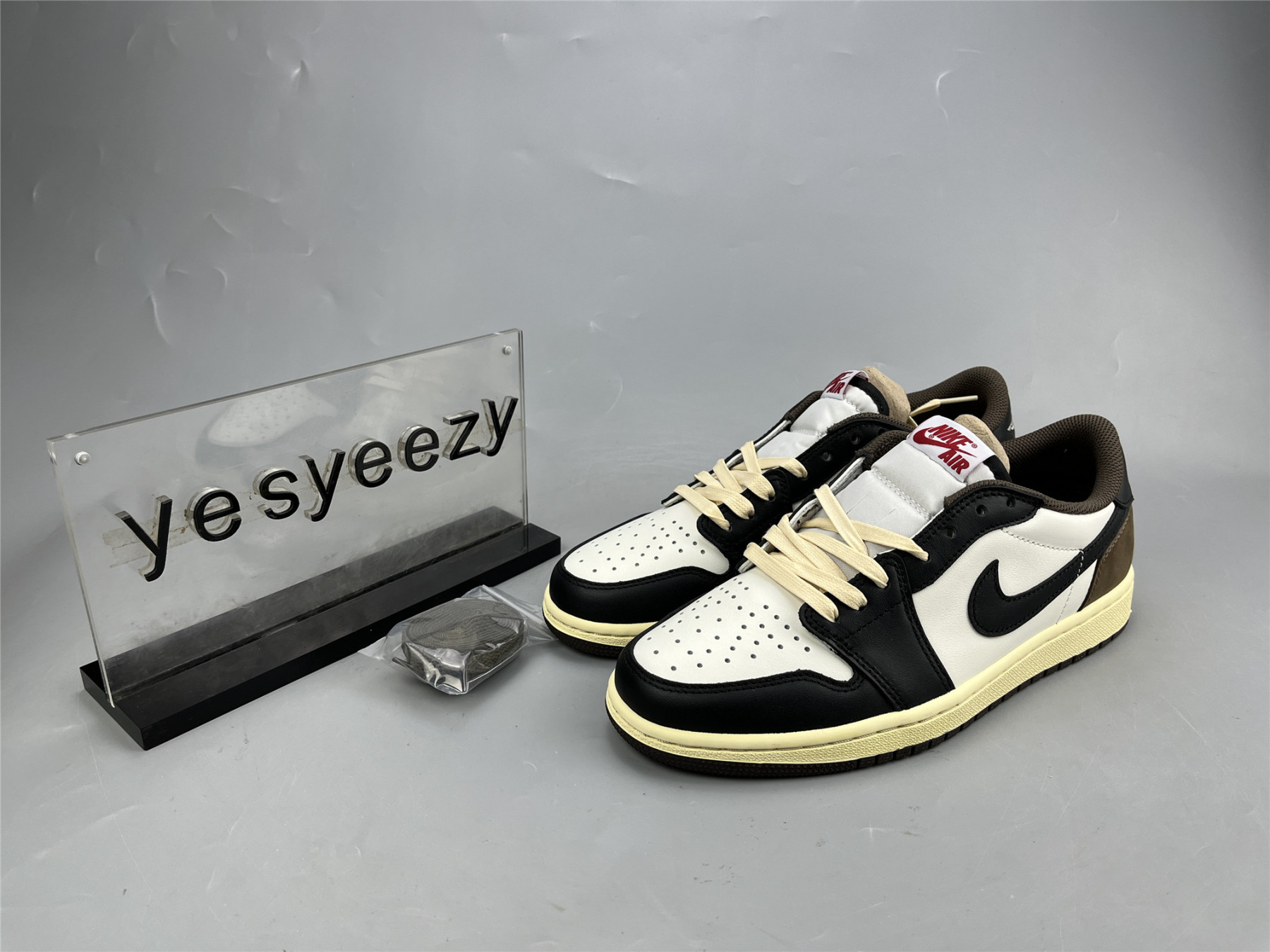 UA AIR JORDAN 1 LOW OG SP