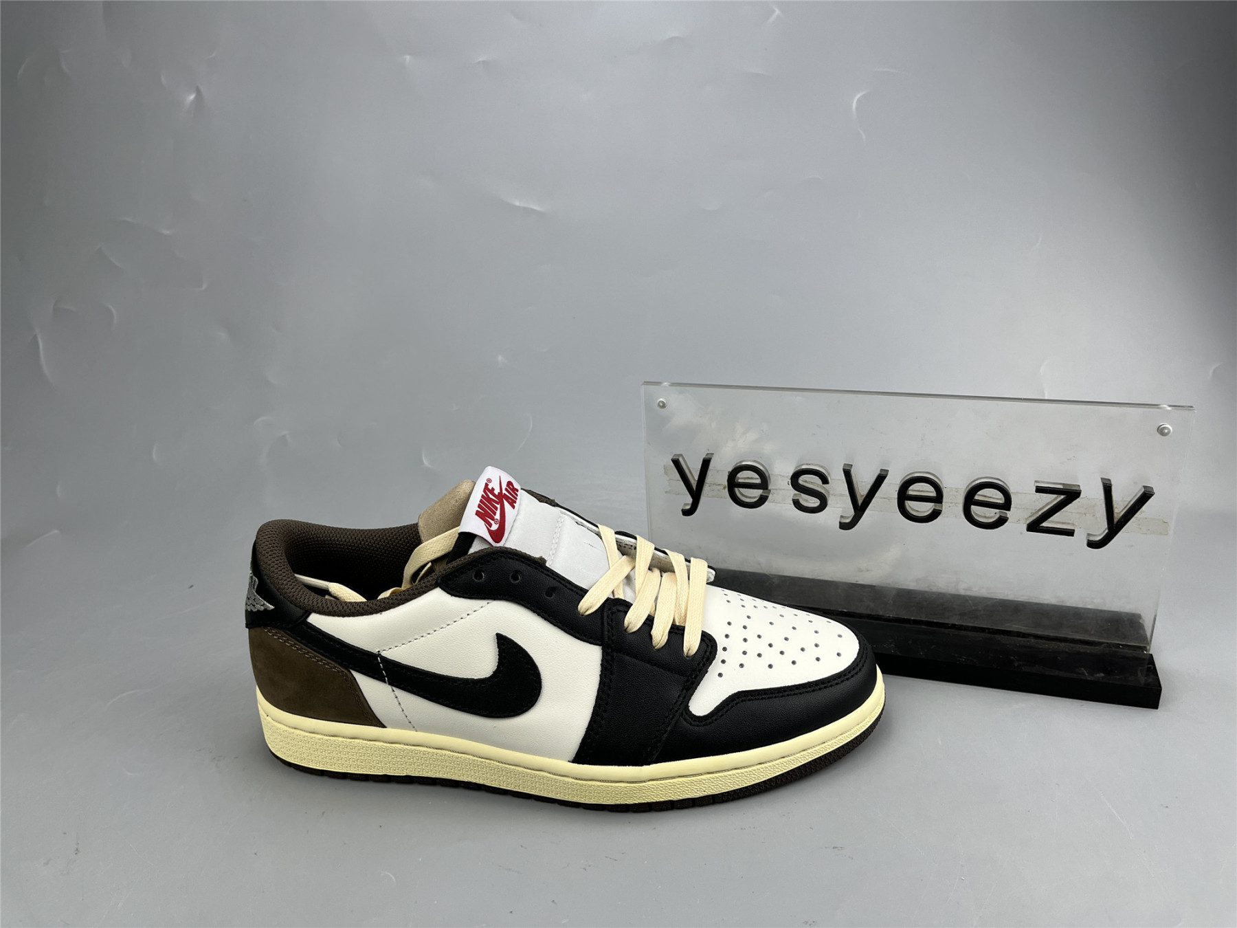 UA AIR JORDAN 1 LOW OG SP