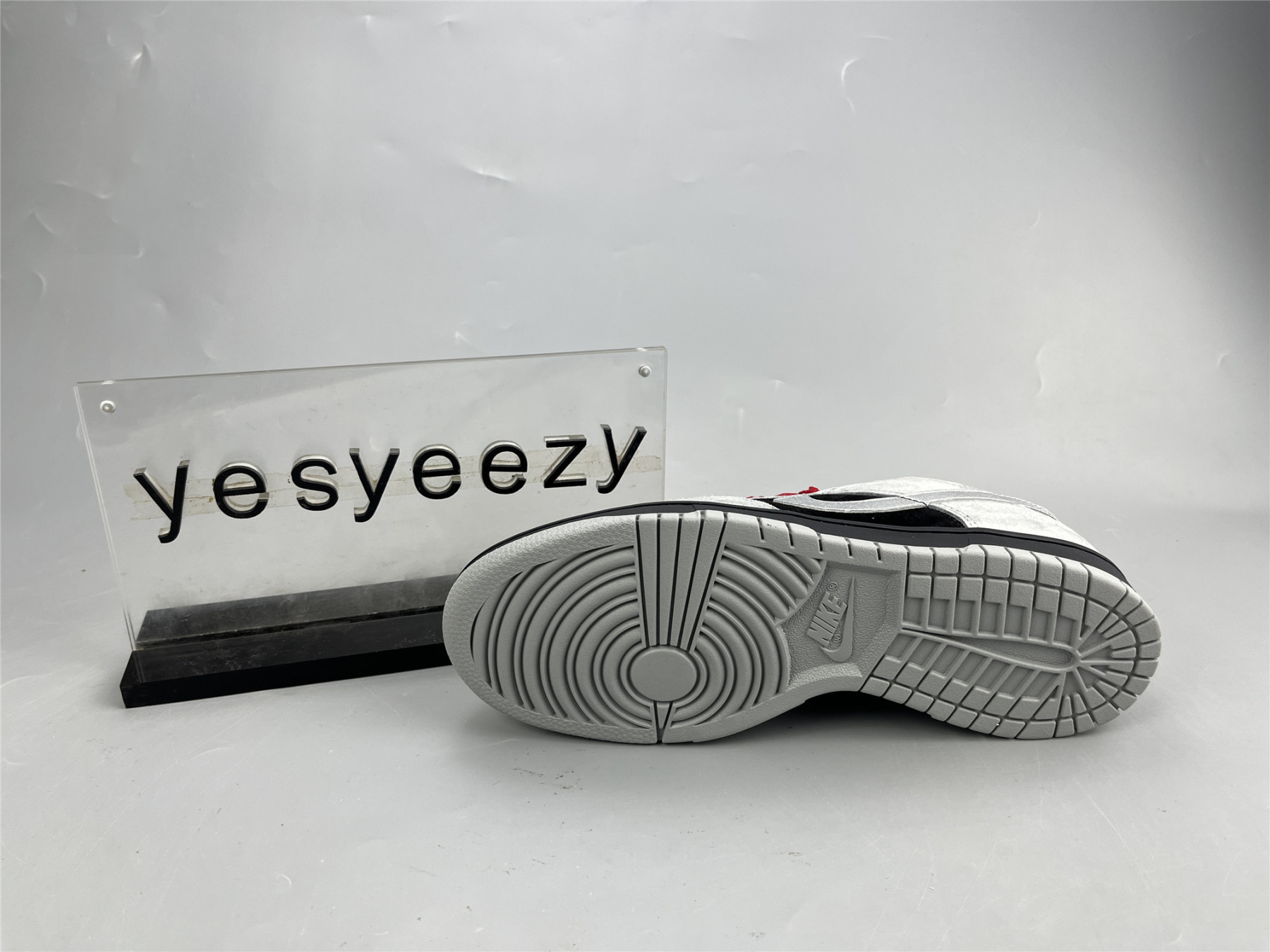 UA NIKE DUNK LOW GREY BLACK