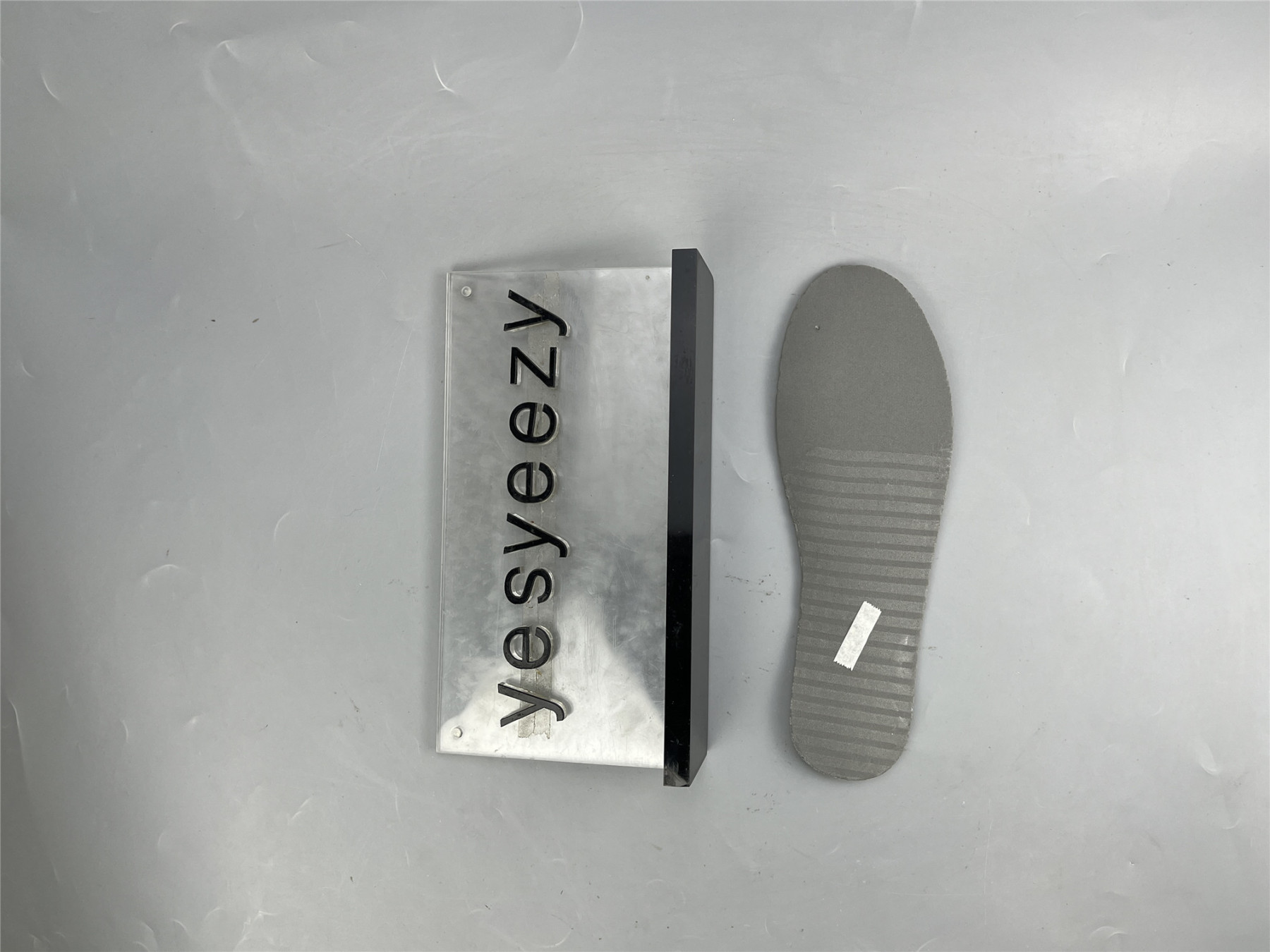 UA NIKE DUNK LOW GREY BLACK