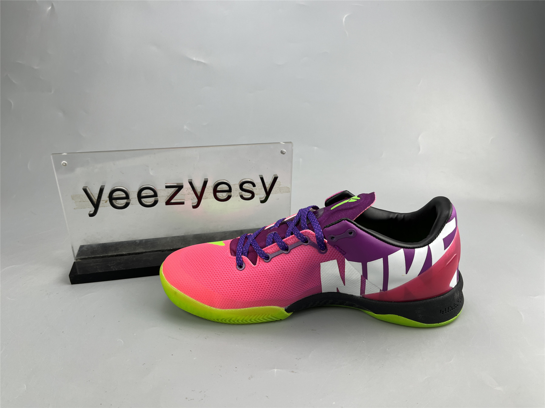 UA NIKE KOBE 8 SYSTEM 