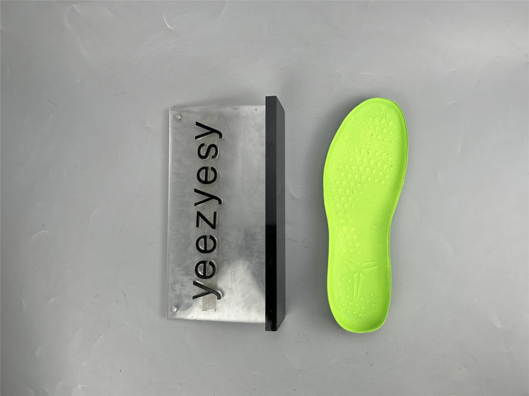 UA NIKE KOBE 8 SYSTEM 