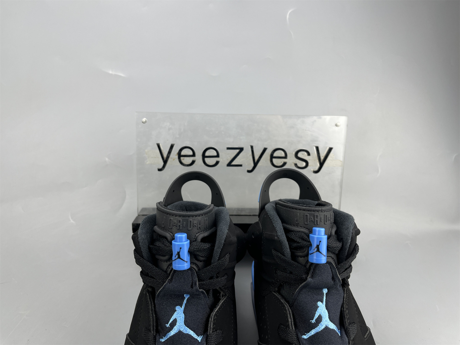 UA AIR JORDAN 6 RETRO 