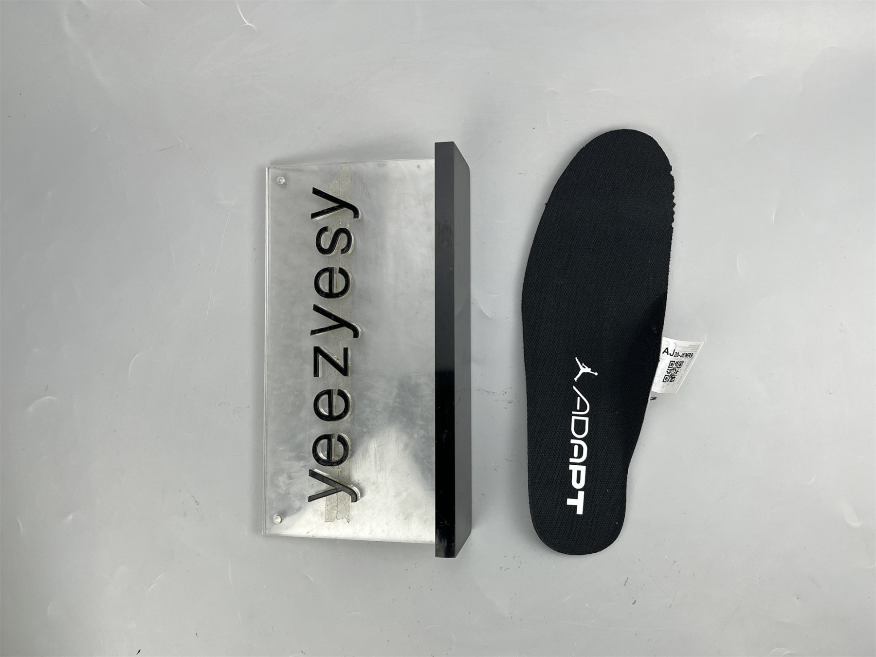 UA AIR JORDAN 11 ADAPT 