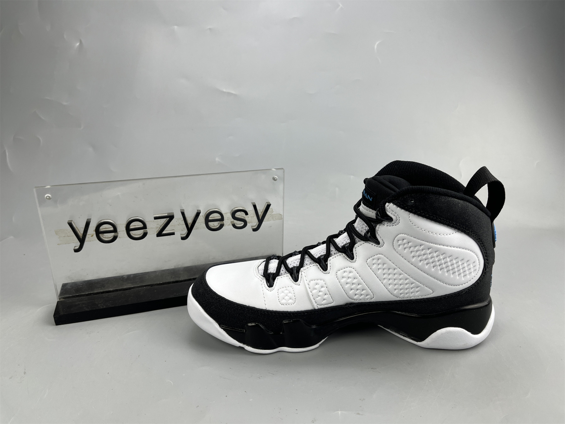 UA AIR JORDAN 9 RETRO 