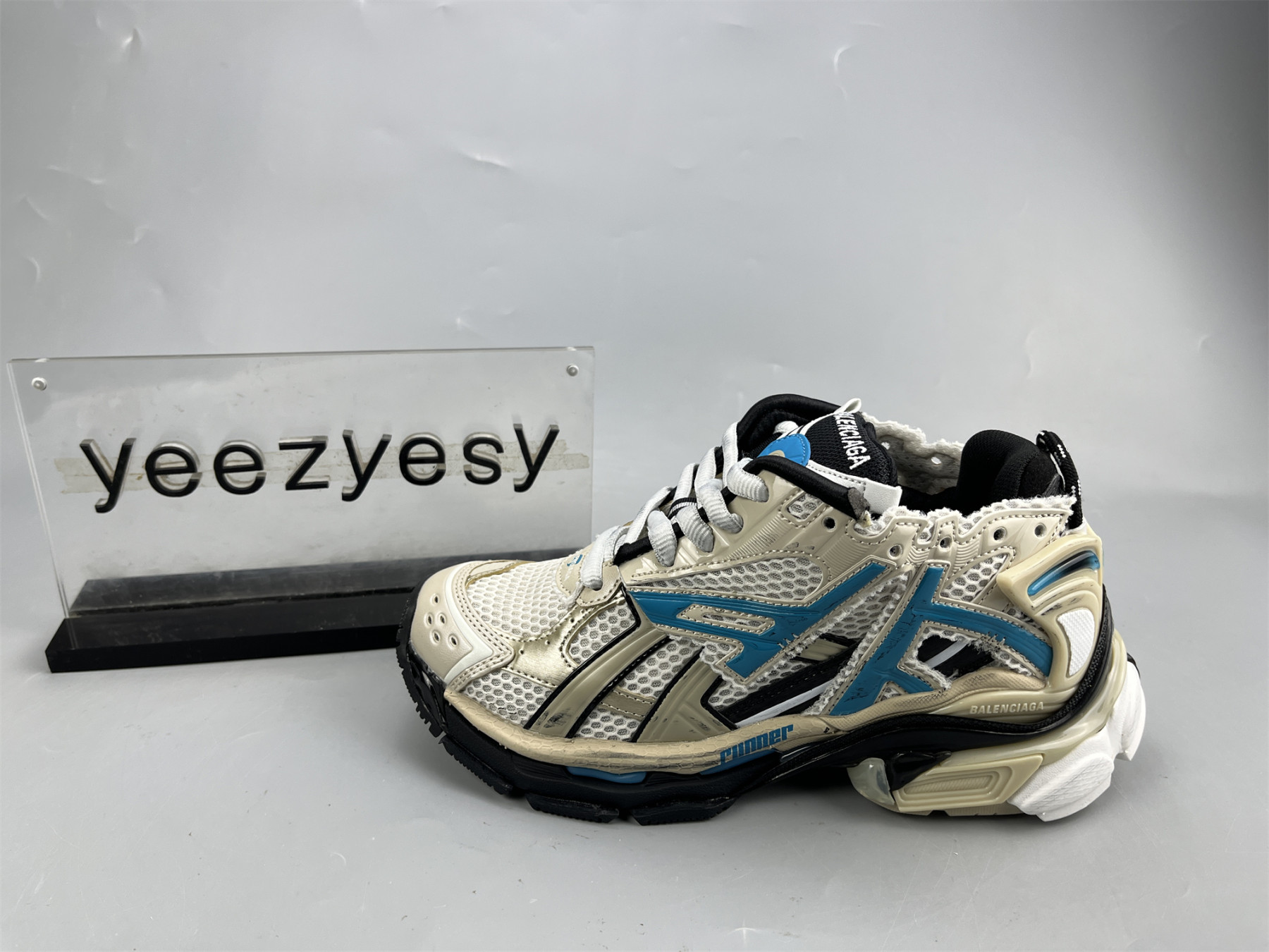 UA RUNNER BLACK CHAMPAGNE ORCHID