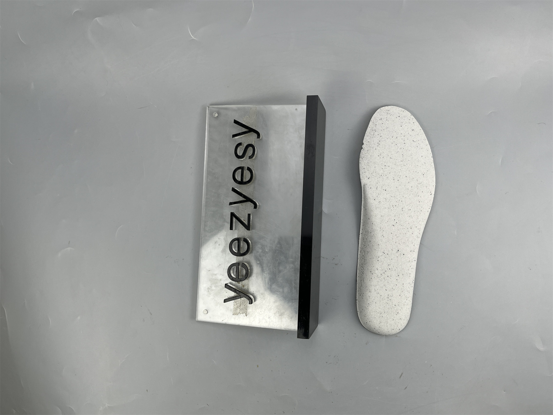 UA RUNNER BLACK CHAMPAGNE ORCHID