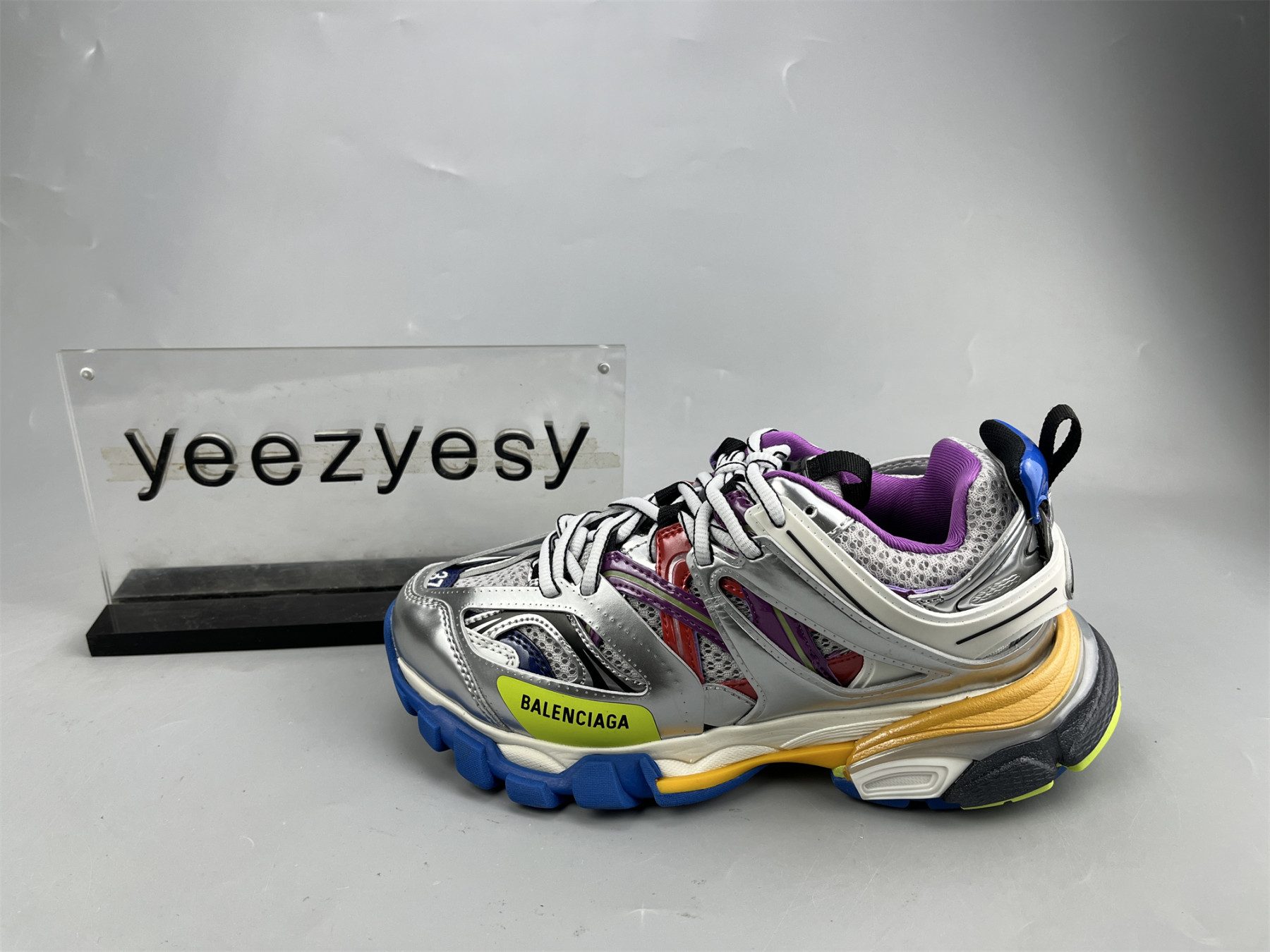 UA SNEAKER SILVER COLORBLOCK