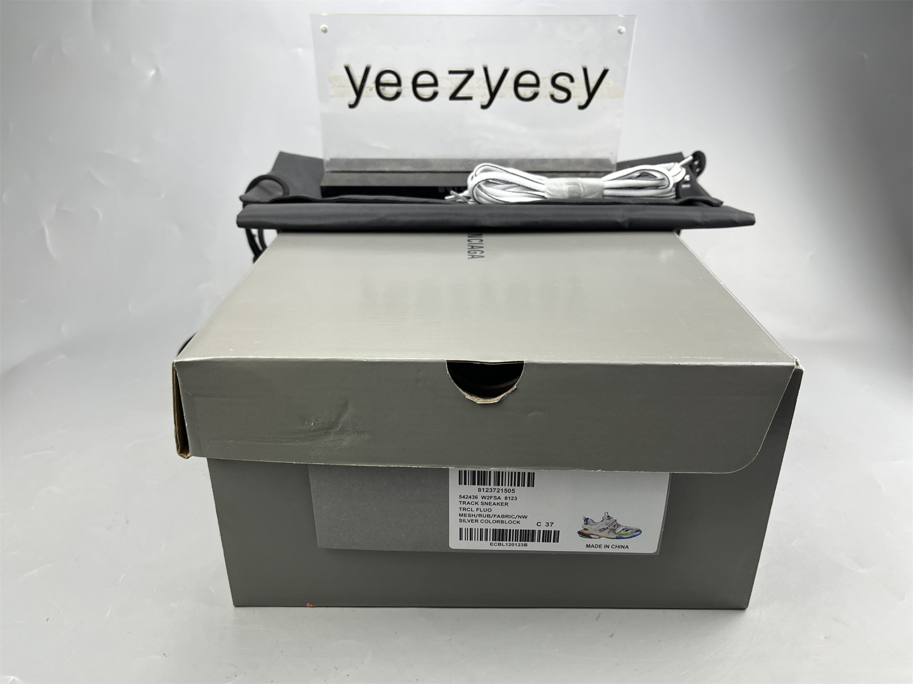 UA SNEAKER SILVER COLORBLOCK