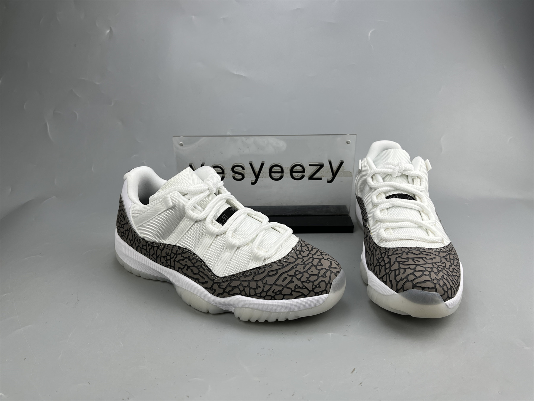 UA AIR JORDAN 11 LOW ELEPHANT