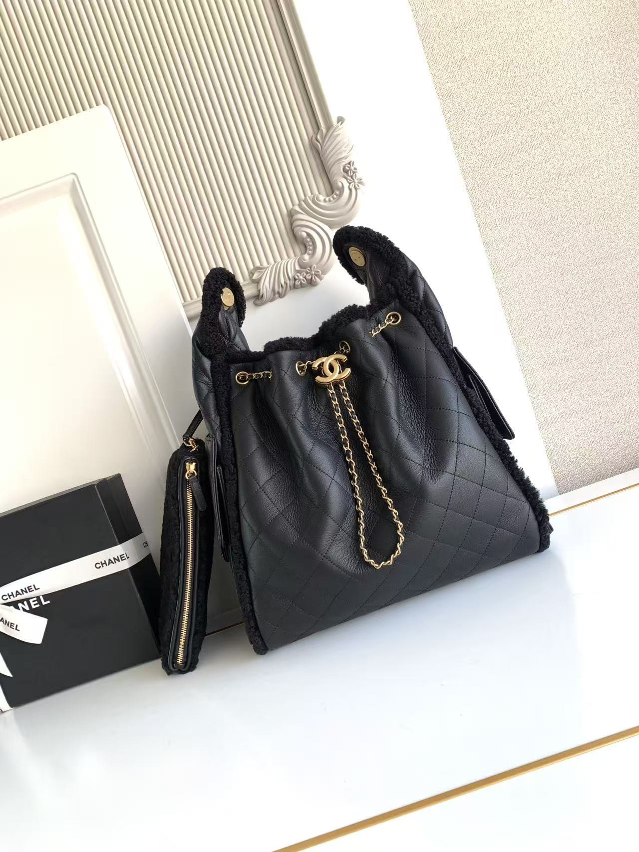 Ch**el 25c bucket bag 40x30x15cm
