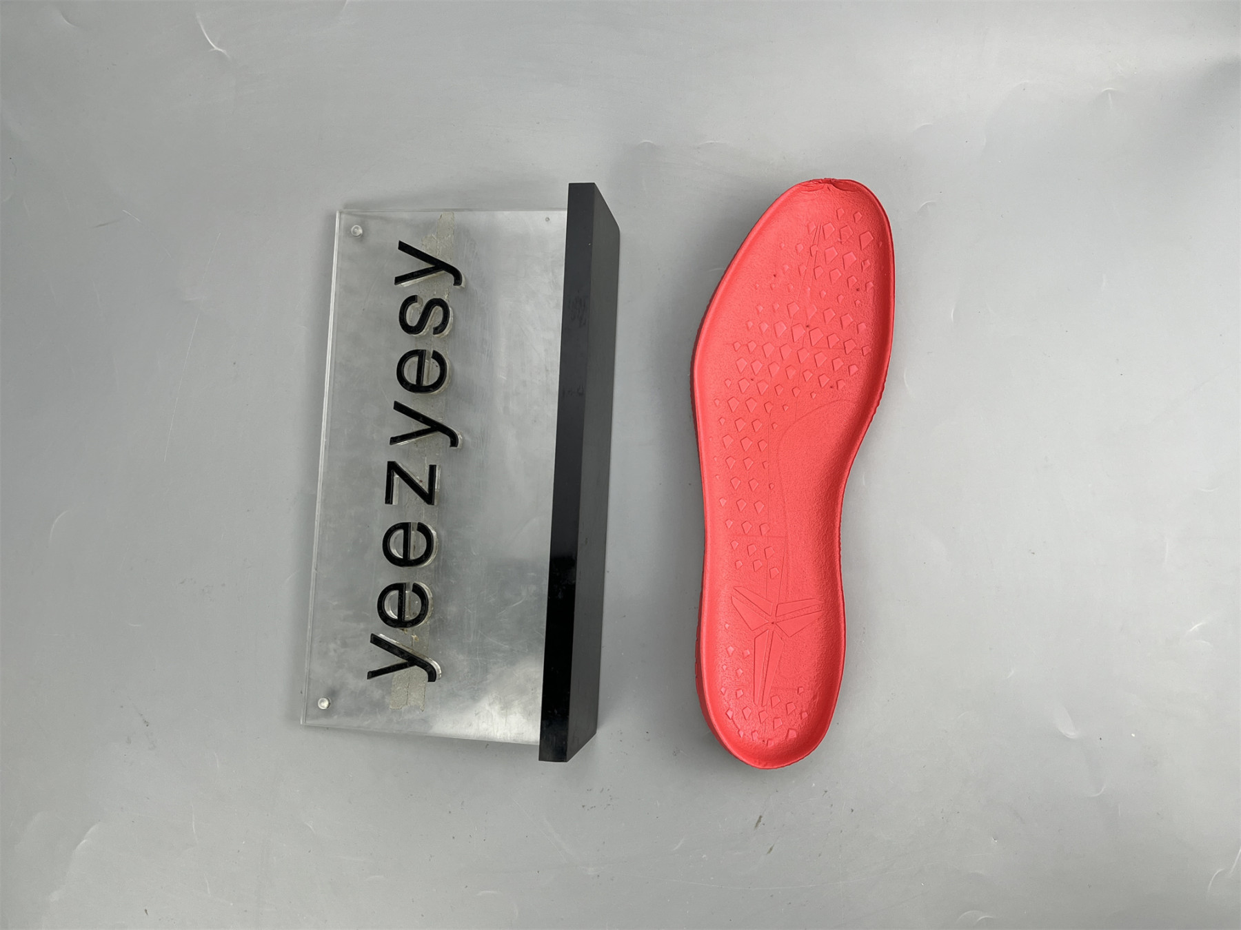 UA NIKE KOBE 8 SYSTEM 