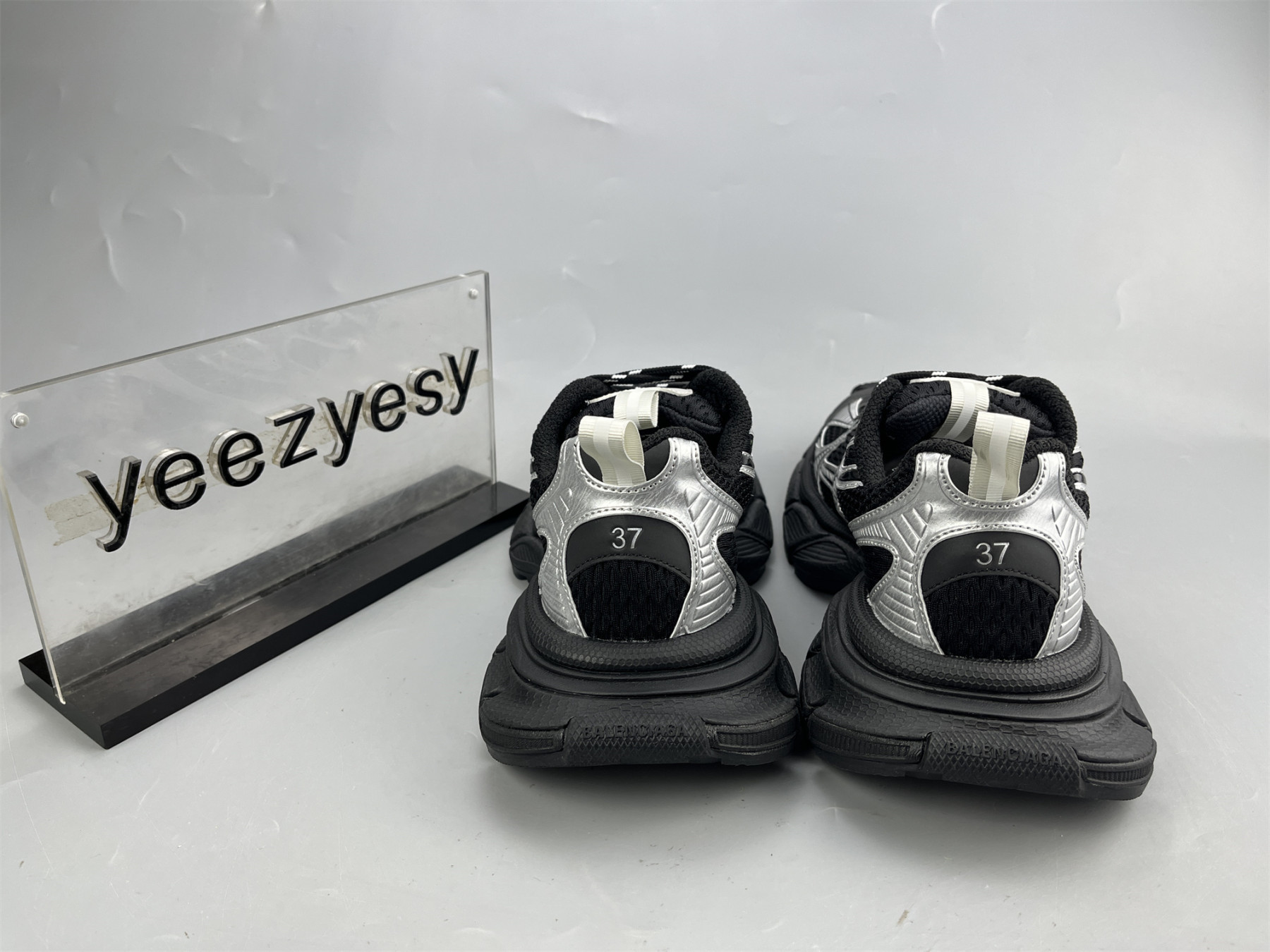 UA RUNNER BLACK SILVER