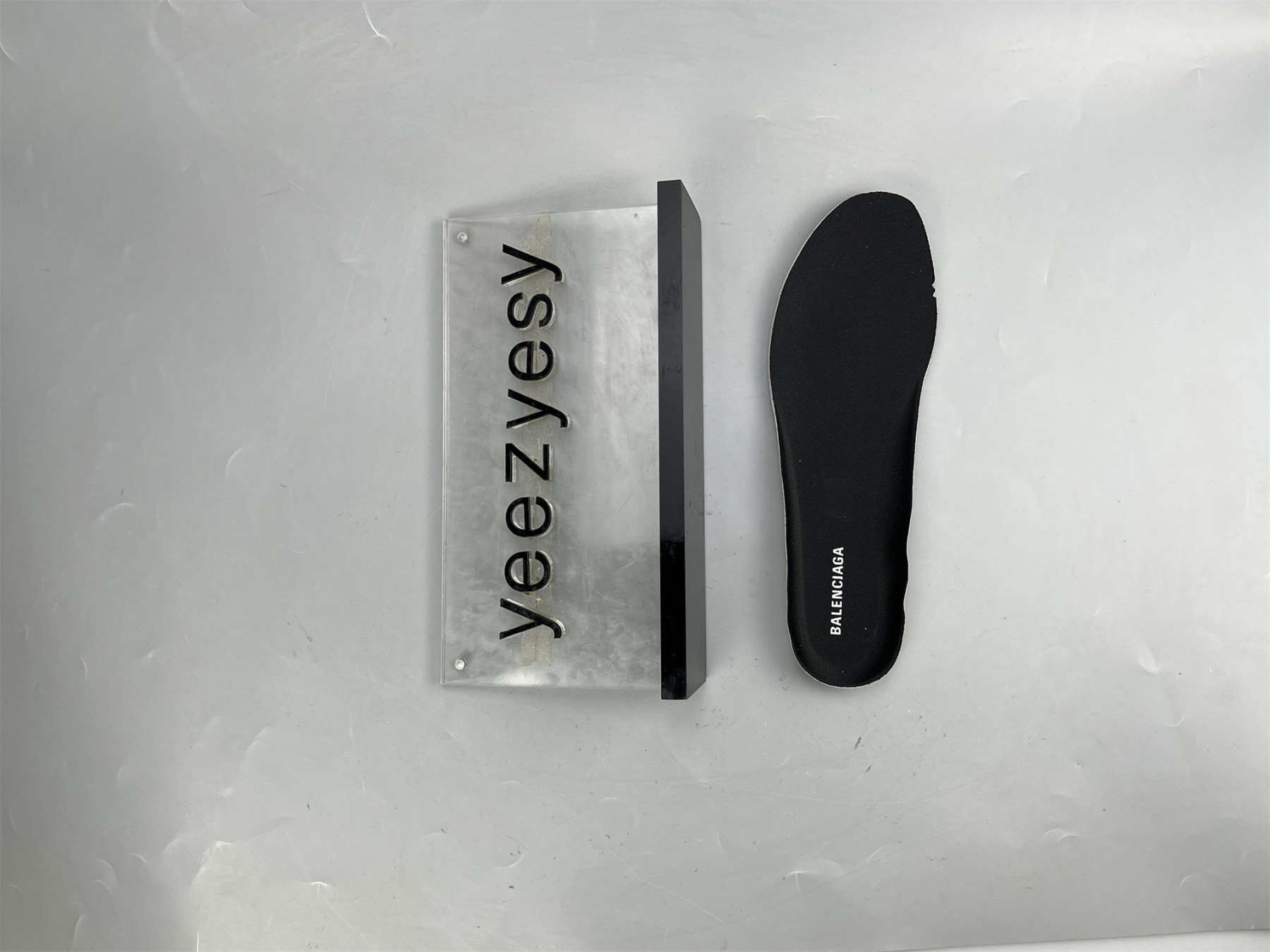 UA RUNNER HIGHTOP WHITE BLACK