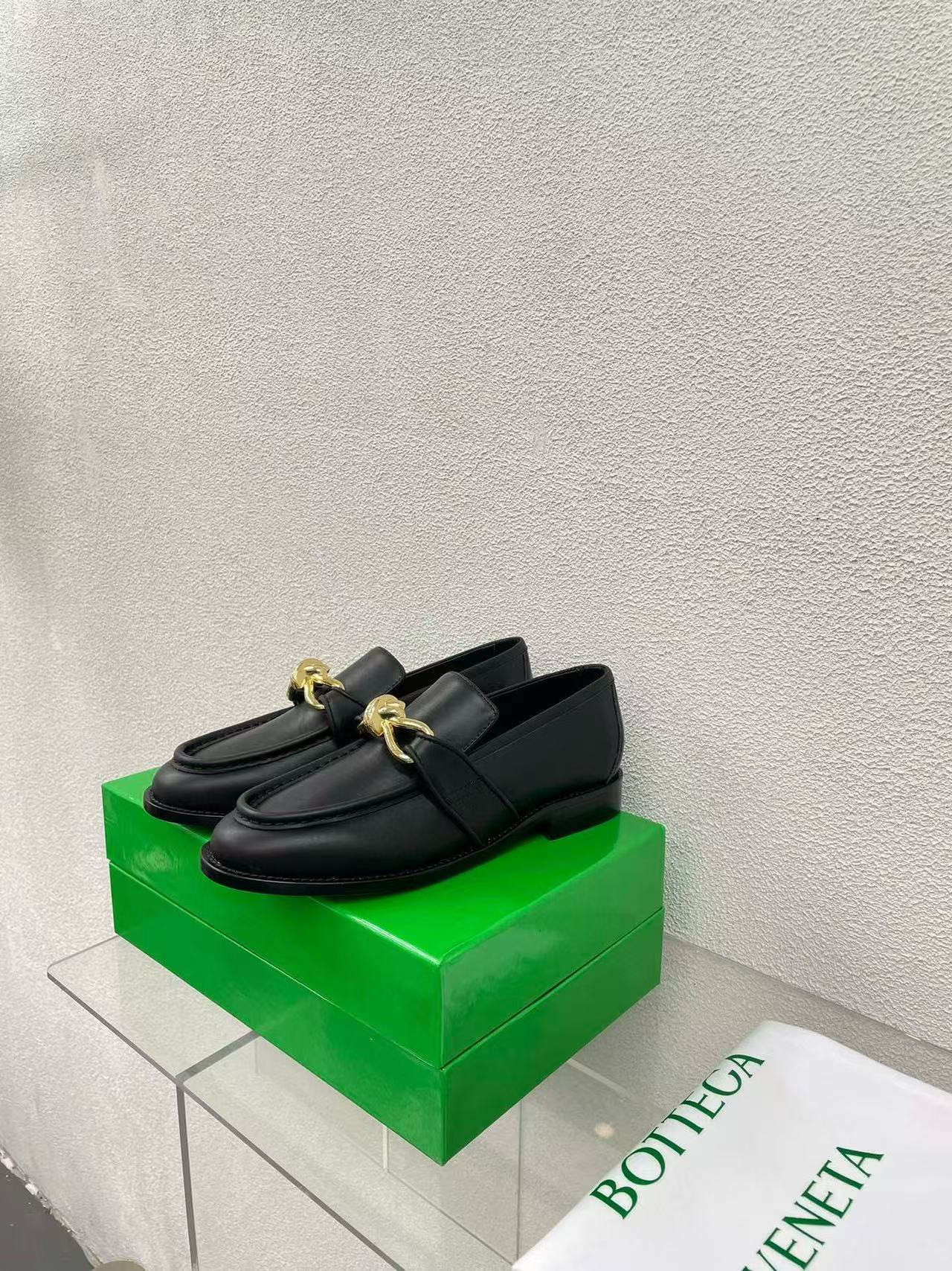 UA B0tt*ga Ven*ta Loafers Shoes