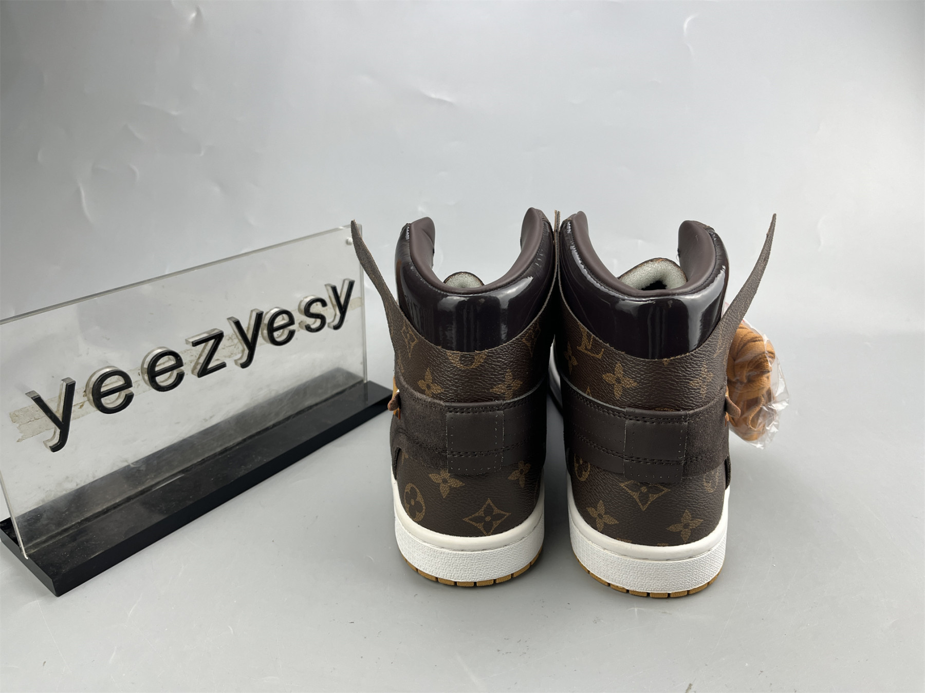 UA LV OFF WHITE X NIKE AIR JORDAN 1 RETRO HIGH