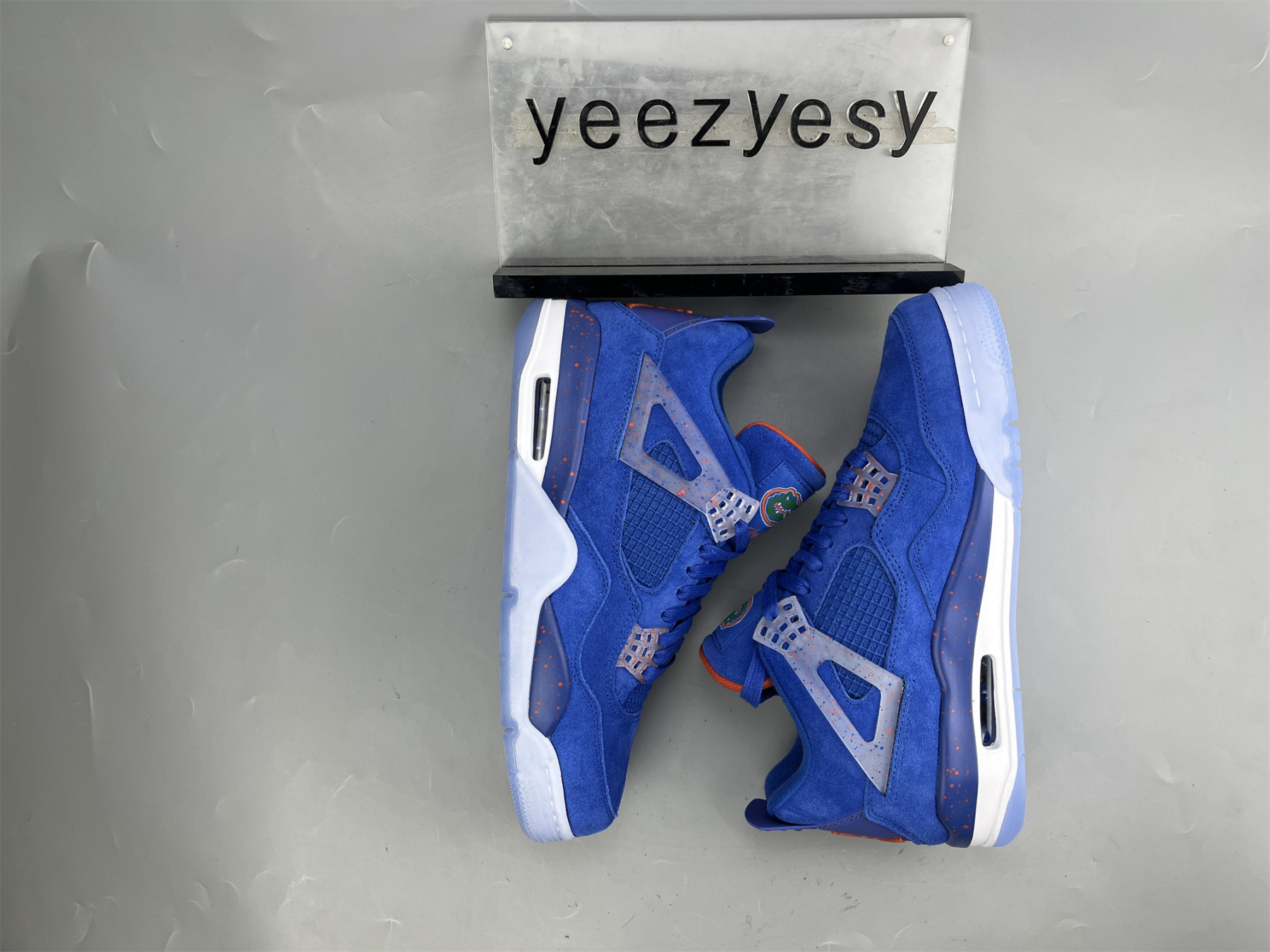 UA AIR JORDAN 4 