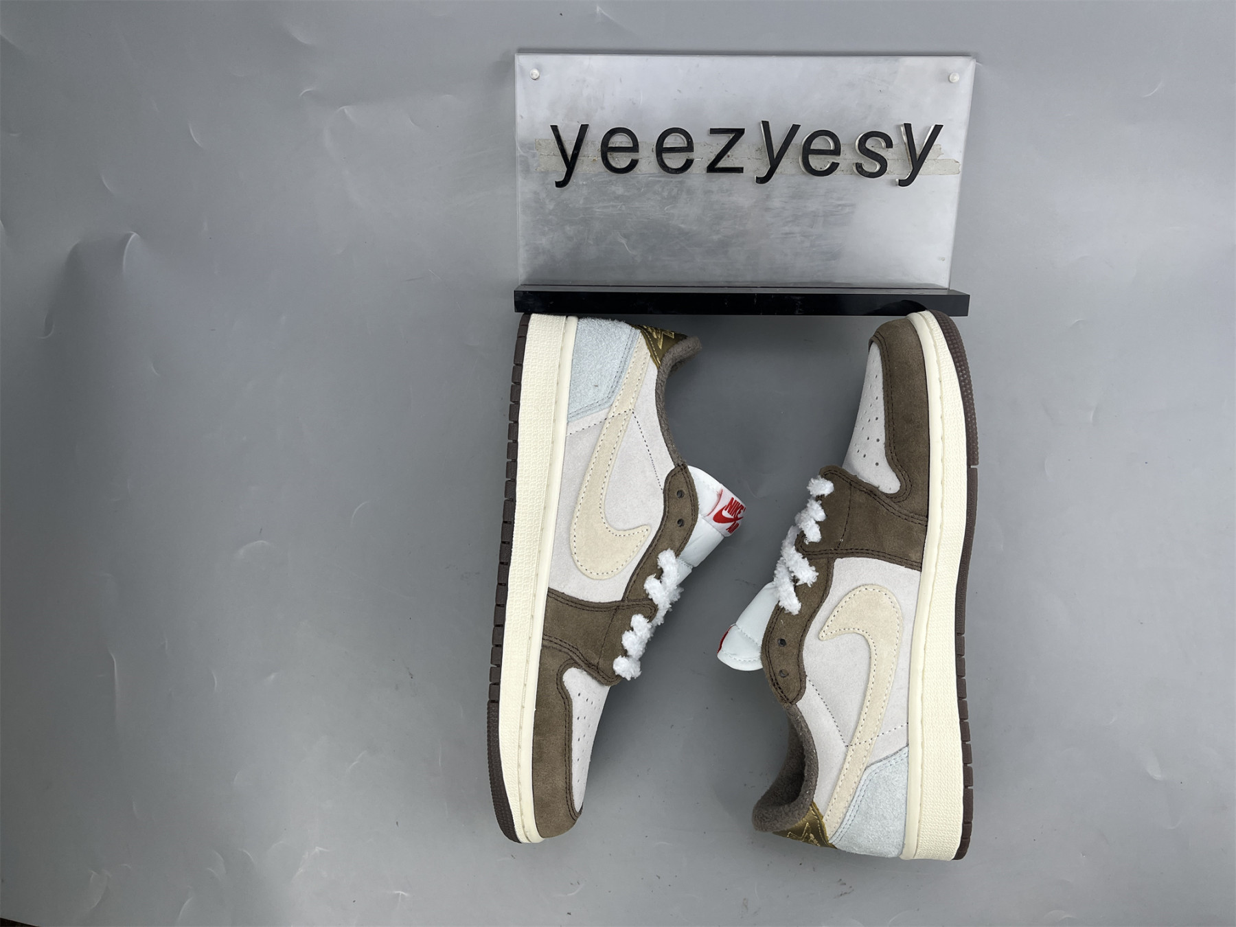 UA AIR JORDAN 1 RETRO LOW OG 