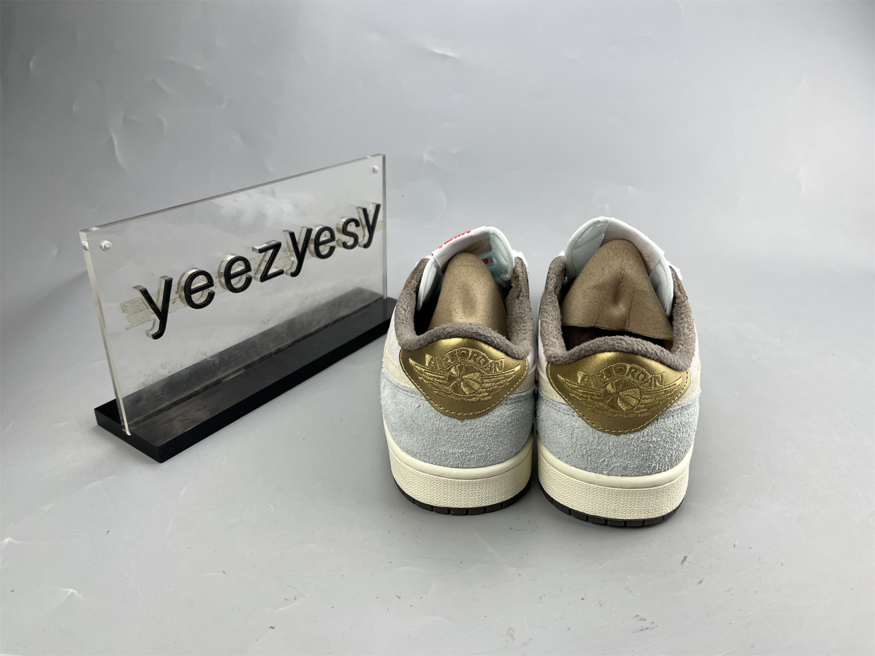 UA AIR JORDAN 1 RETRO LOW OG 