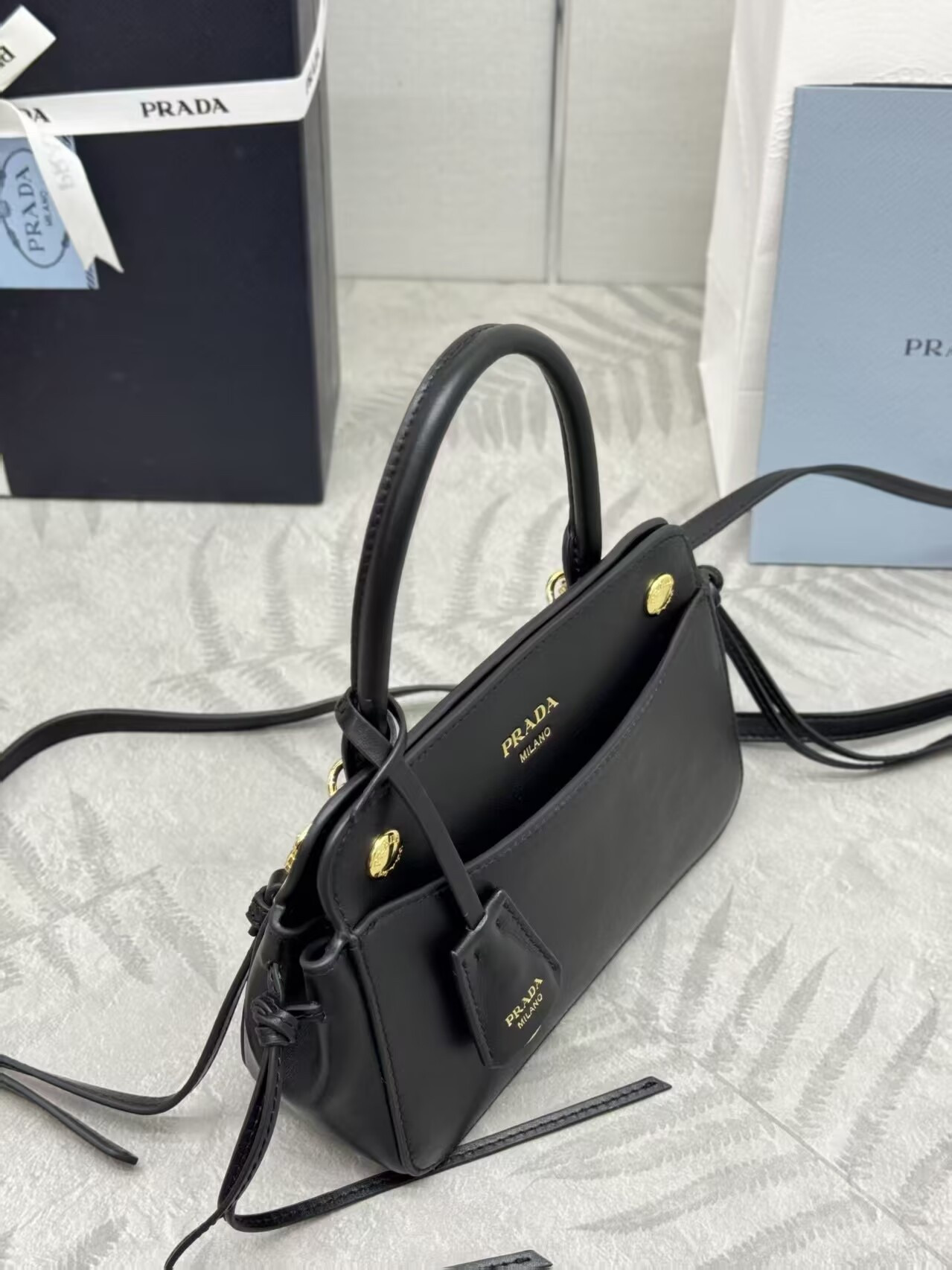 Pra*a Carry Mini Leather Handbag 13.5x20x6cm