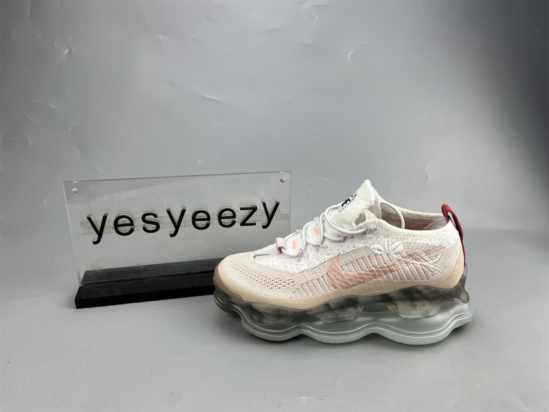 UA NIKE WMNS AIR MAX SCORPION FLYKNIT 