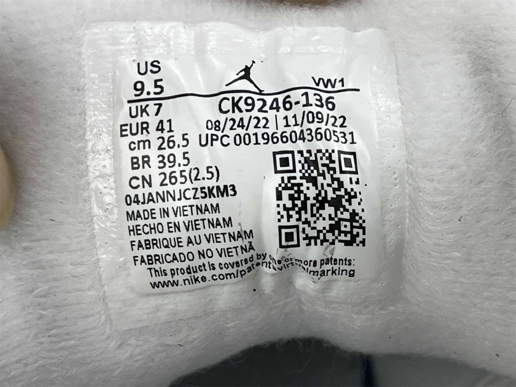 UA AIR JORDAN 3 RETRO LUCKY GREEN