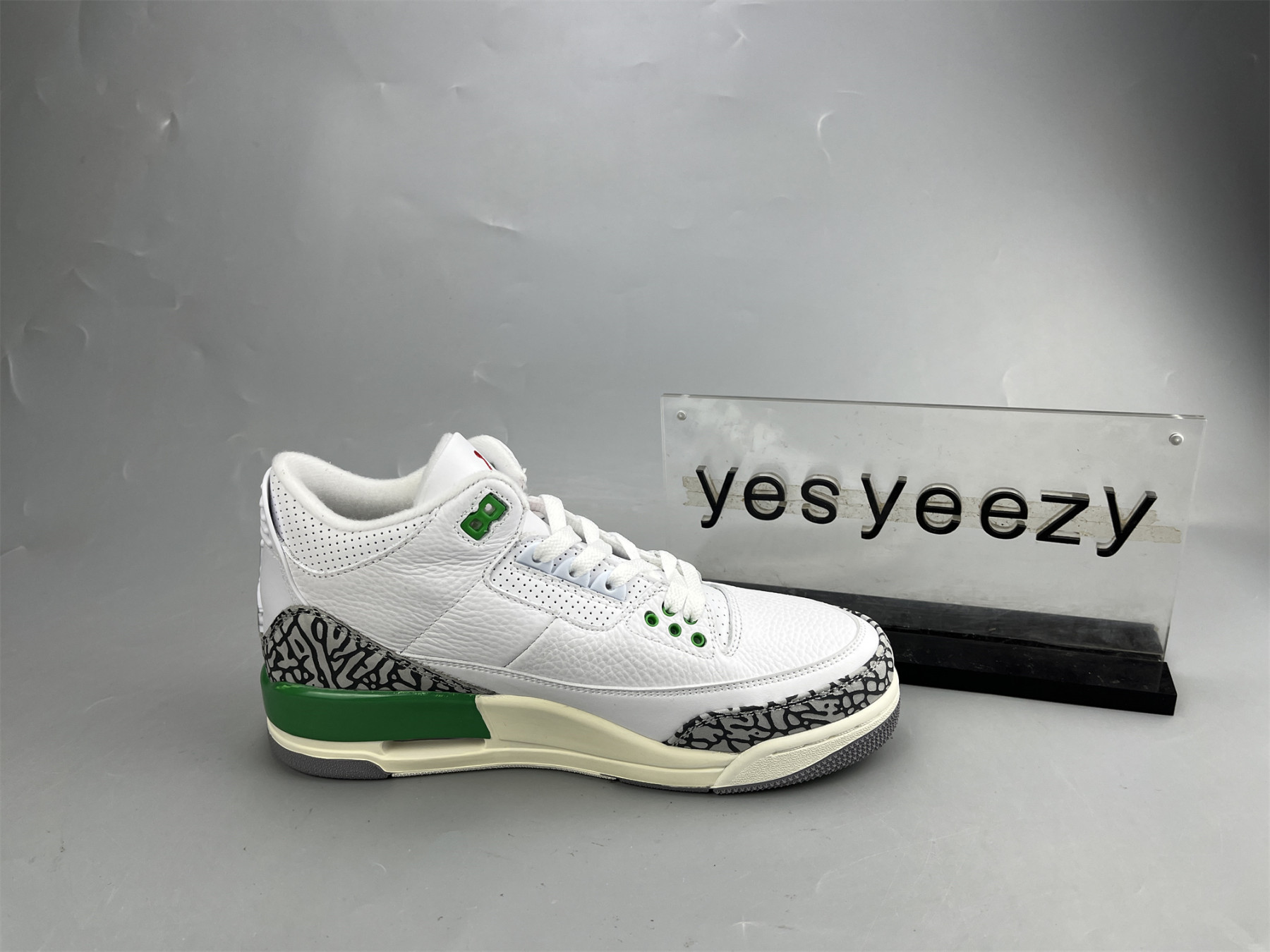 UA AIR JORDAN 3 RETRO LUCKY GREEN