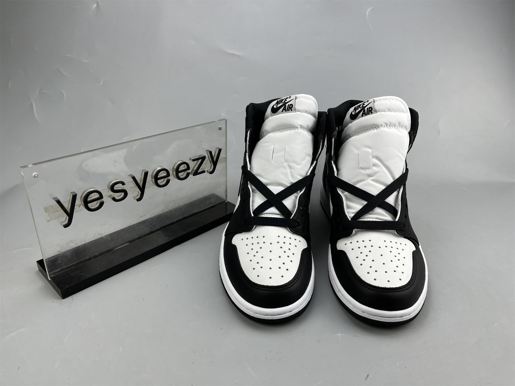 UA AIR JORDAN 1 RETRO HIGH 