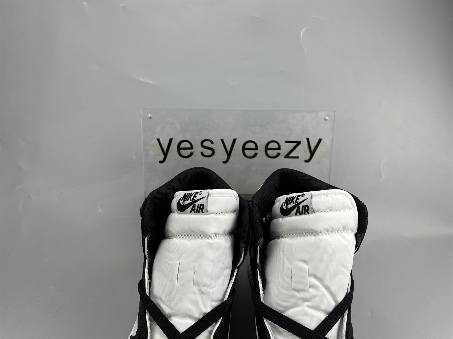 UA AIR JORDAN 1 RETRO HIGH 