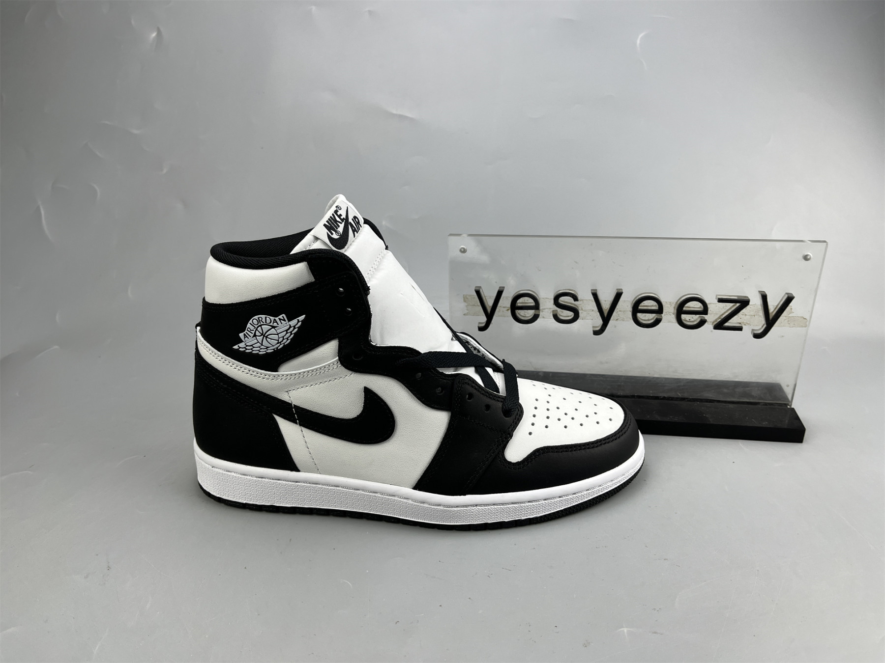 UA AIR JORDAN 1 RETRO HIGH 