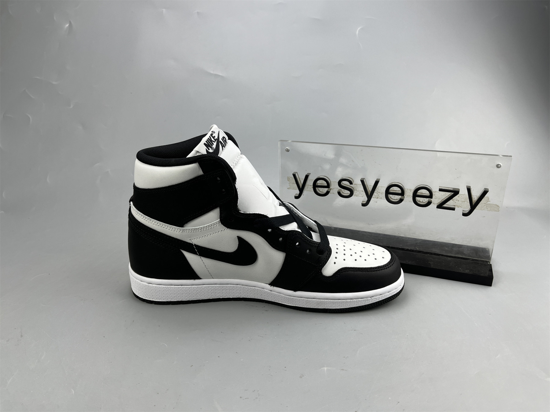 UA AIR JORDAN 1 RETRO HIGH 