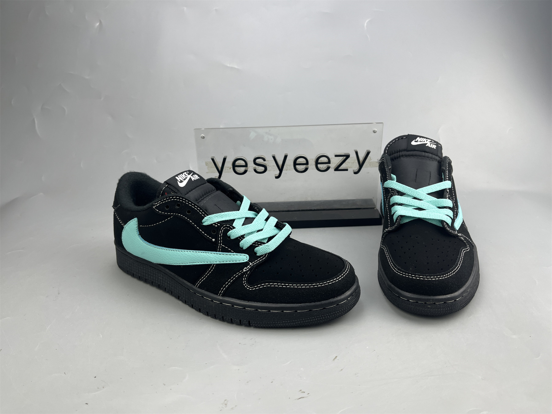 UA AIR JORDAN 1 LOW T*f*ny PHANTOM