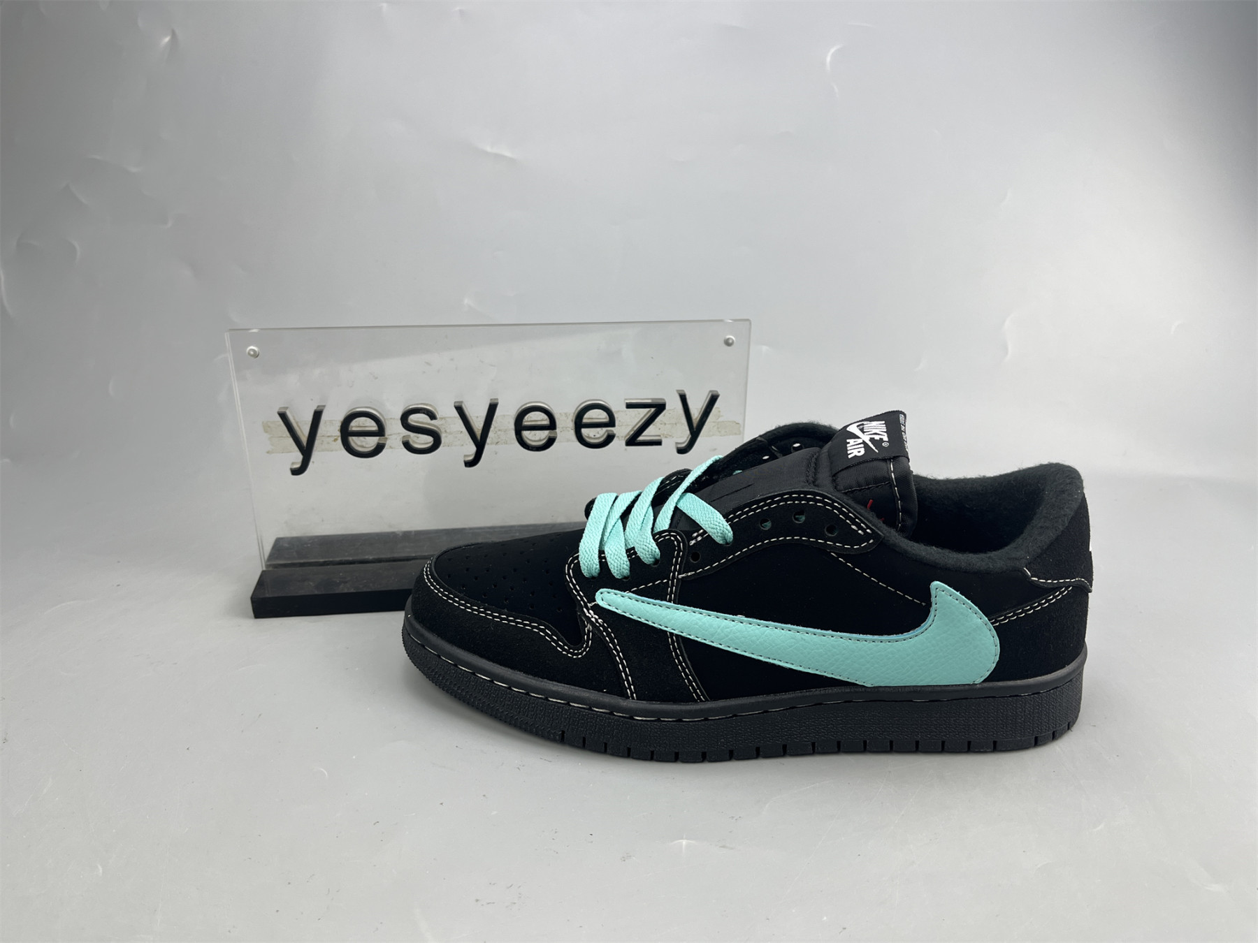 UA AIR JORDAN 1 LOW T*f*ny PHANTOM