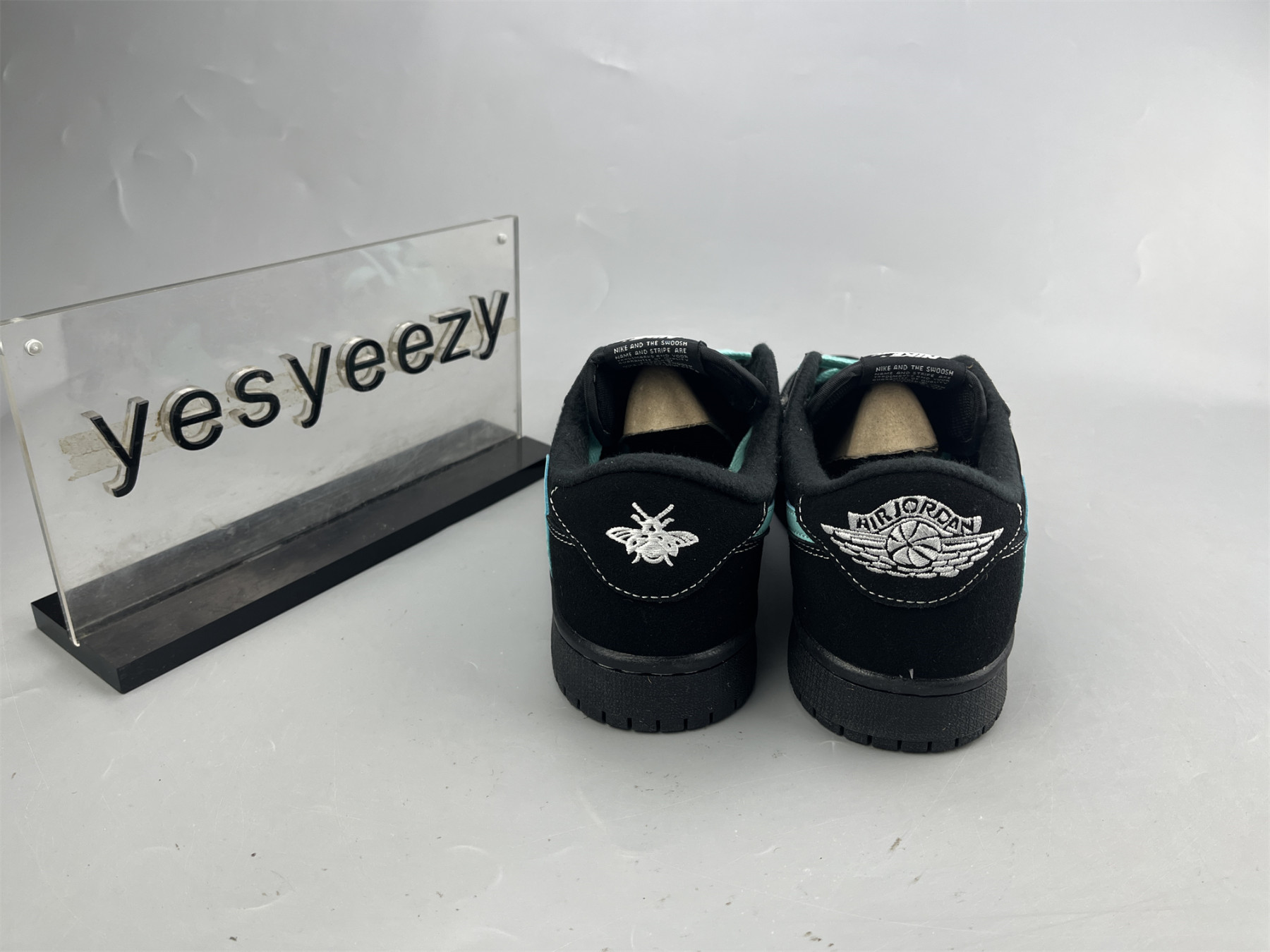 UA AIR JORDAN 1 LOW T*f*ny PHANTOM