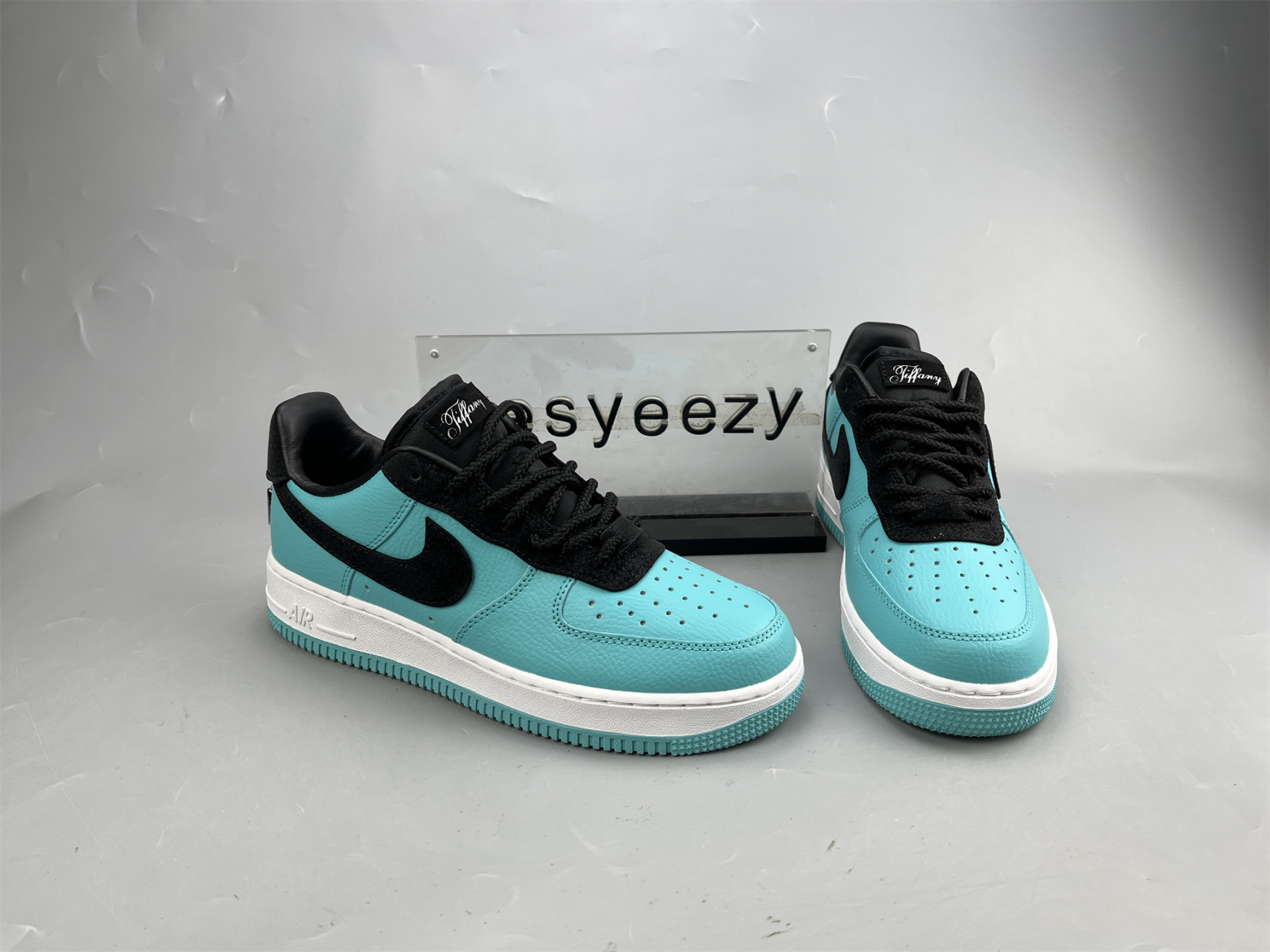 UA NIKE AIR FORCE 1 LOW TIFFANY & CO. X 1837