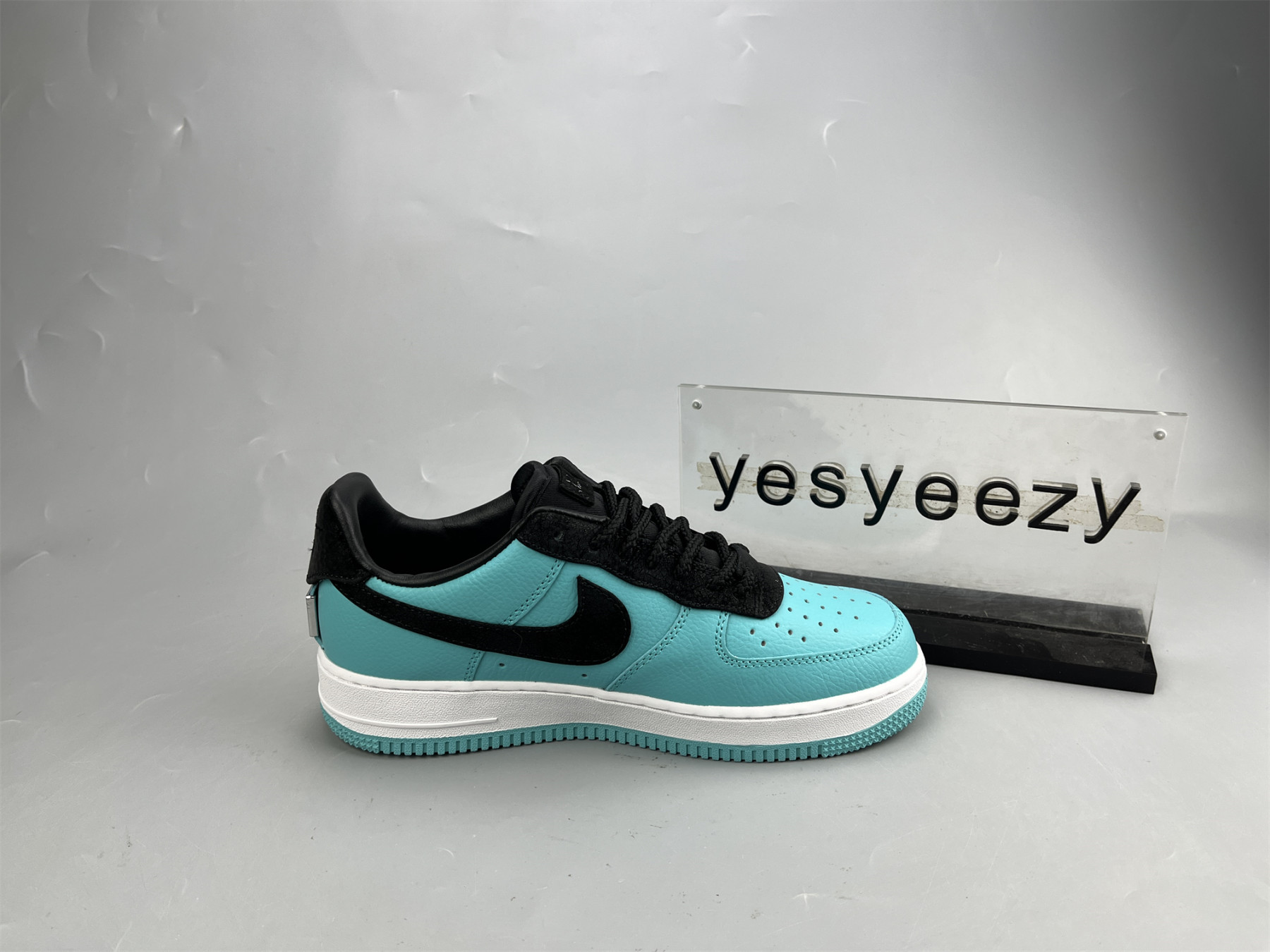 UA NIKE AIR FORCE 1 LOW TIFFANY & CO. X 1837