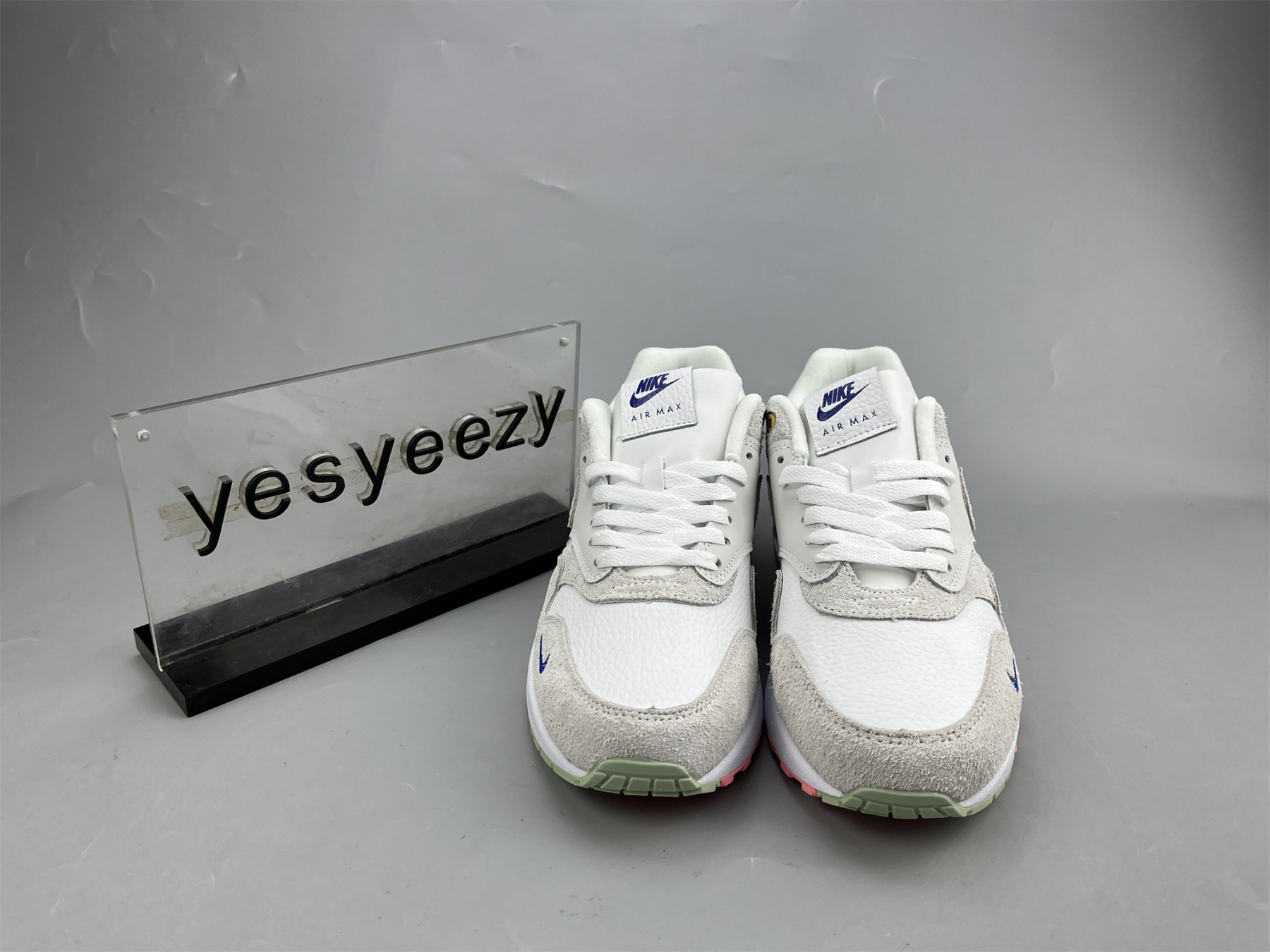 UA NIKE WMNS AIR MAX 1 PREMIUM 