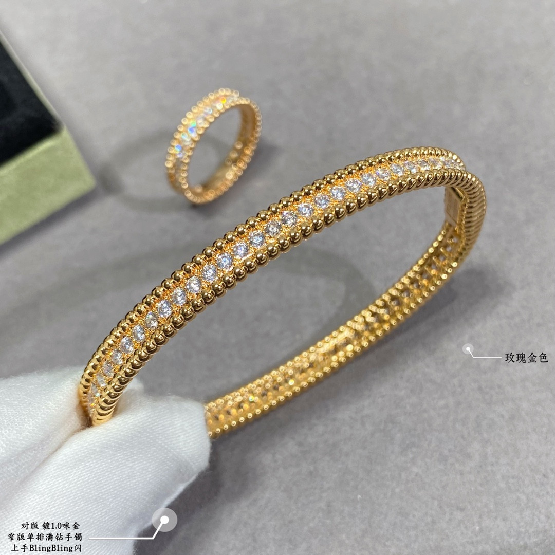 V*n Cl**f & Arpels narrow single row full D1am0nd bracelet
