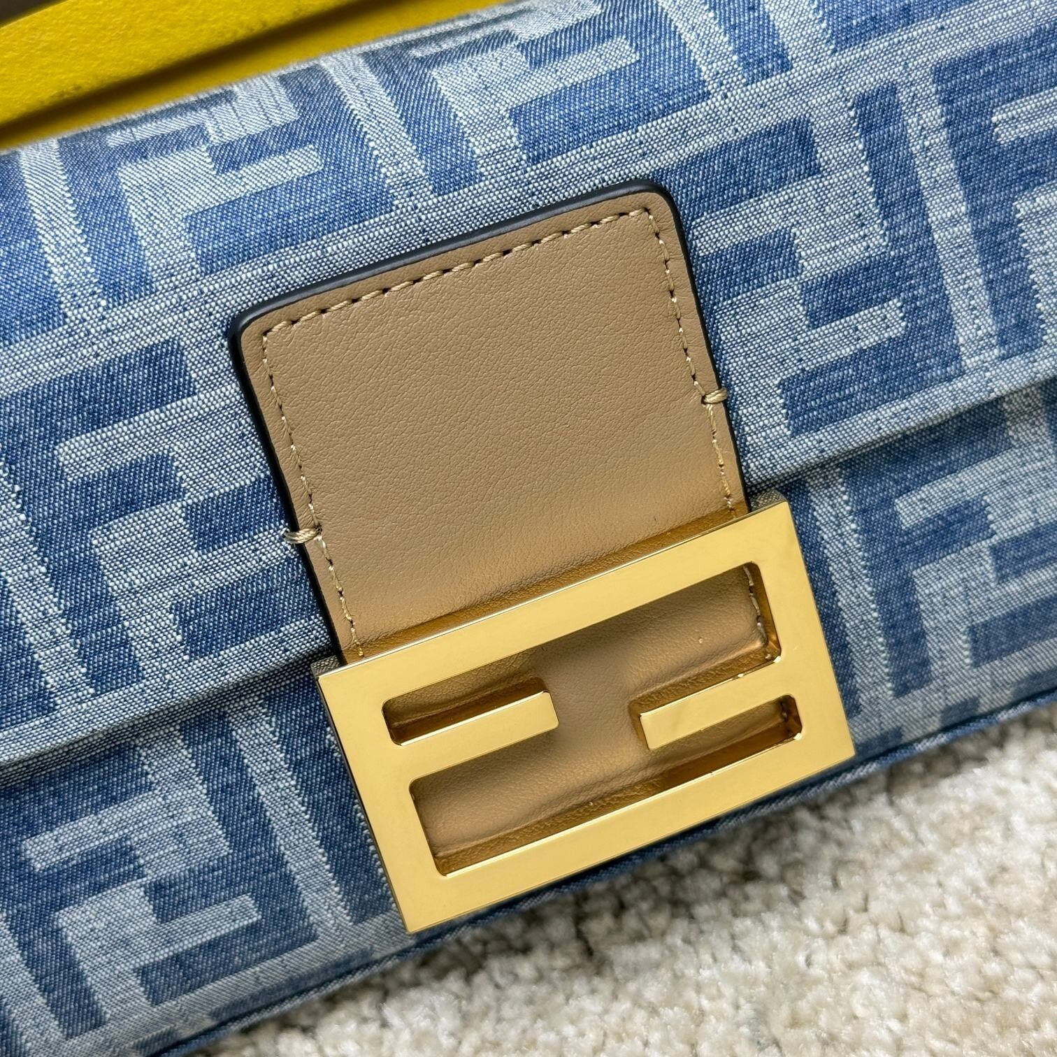 F**di Mini Baguette Denim 20x13x5cm