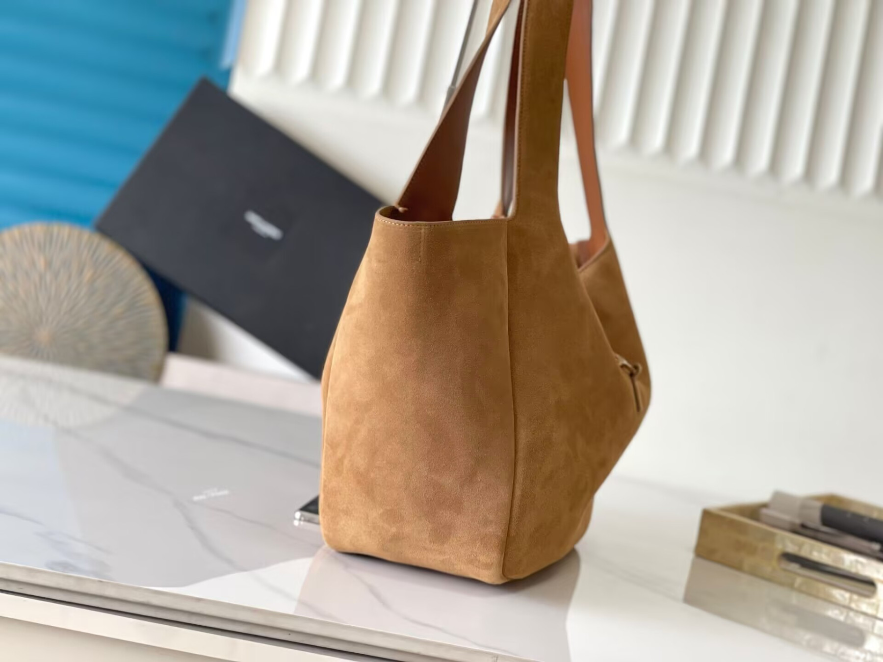 Y51 le 5 à 7 bea in suede 50×28×18cm