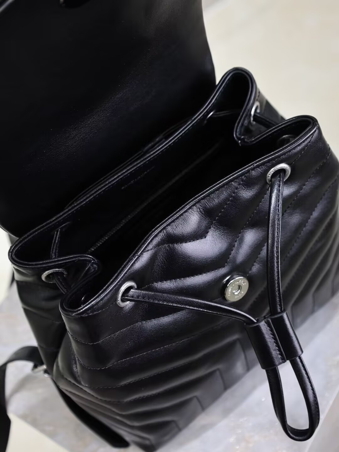 Y51 LOULOU BACKPACK BLACK 26x22x11cm