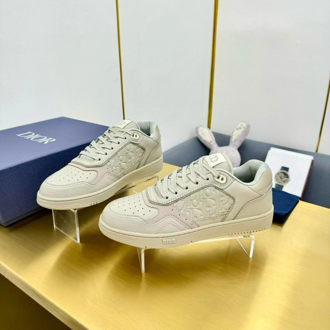 UA D10r B27 Low-Top Sneaker Beige Grained Calfskin and Beige D10r Gravity Leather