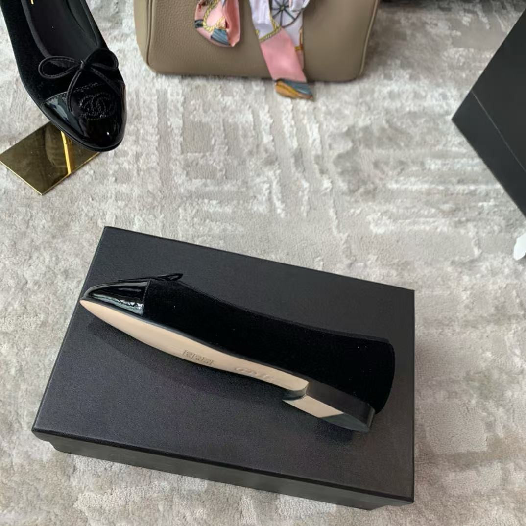 UA Ch**el BALLET FLATS