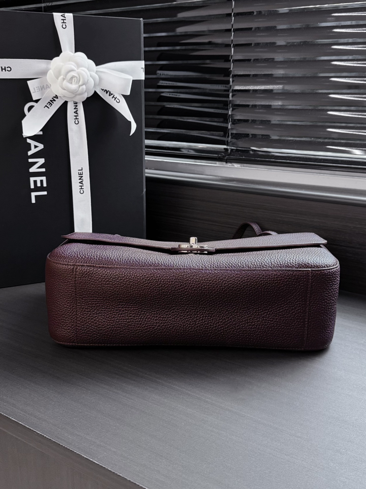 Ch**el Maxi Flap bag in Coffee with Silver-Tone Hardware AS6231 19.5x32x10cm